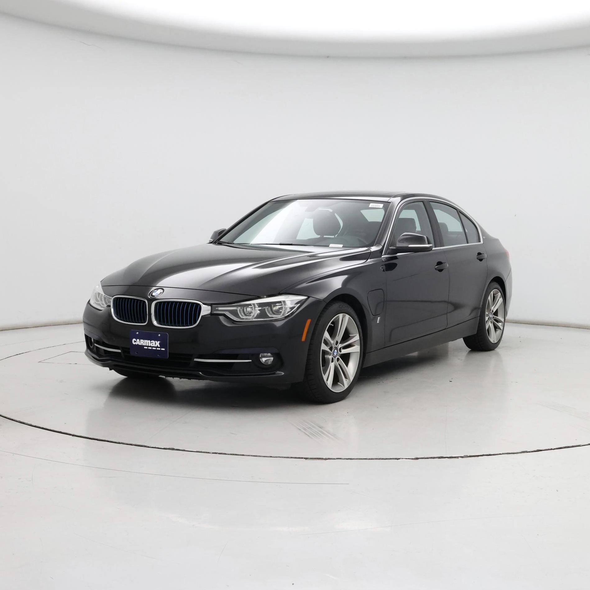 Thumbnail: 2017 BMW 3 Series - 4