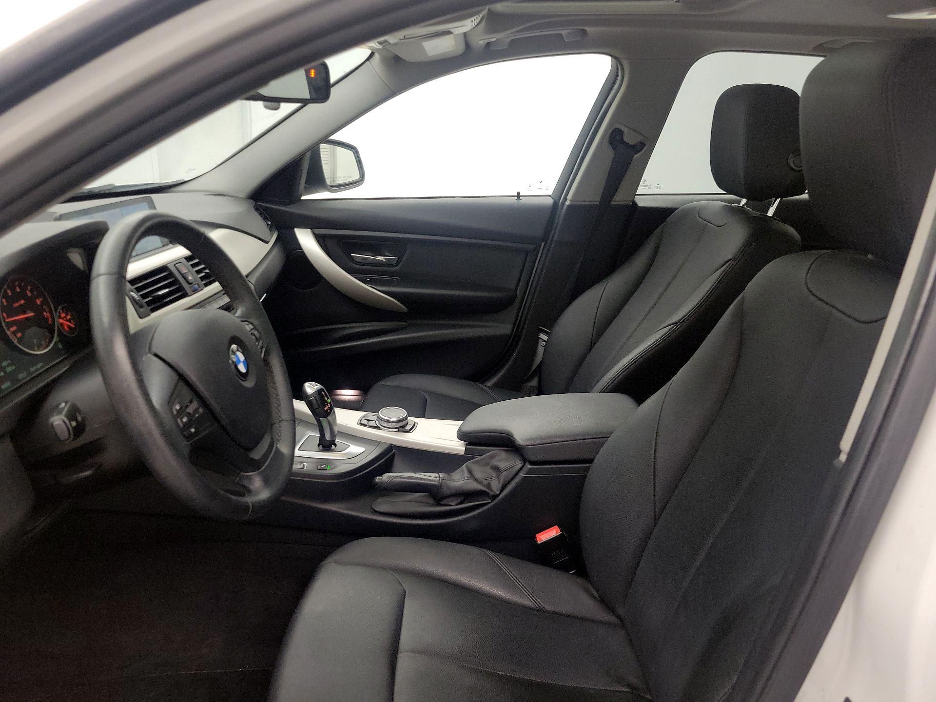 Thumbnail: 2015 BMW 3 Series - 11