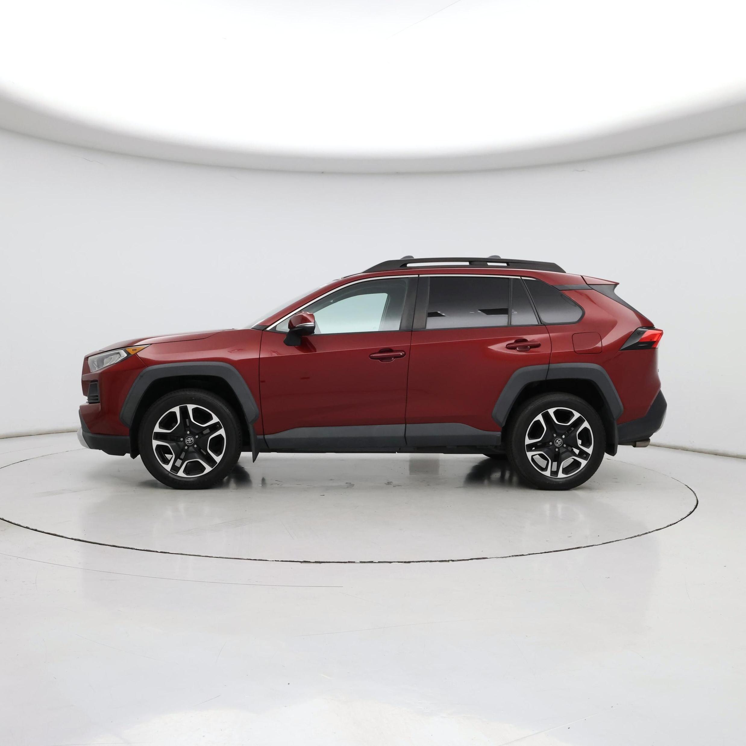 Thumbnail: 2019 Toyota RAV4 - 3