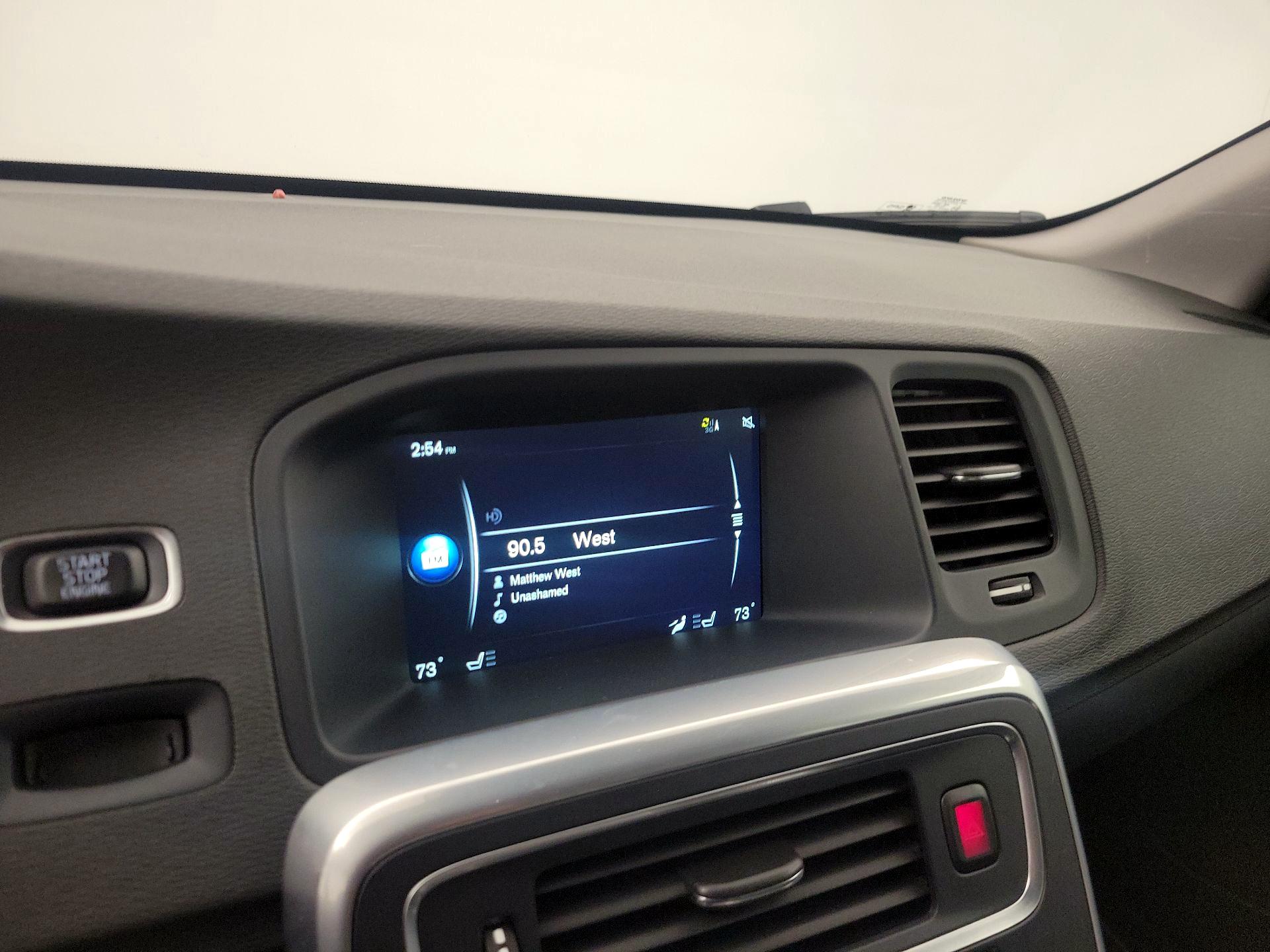 Thumbnail: 2017 Volvo V60 - 15