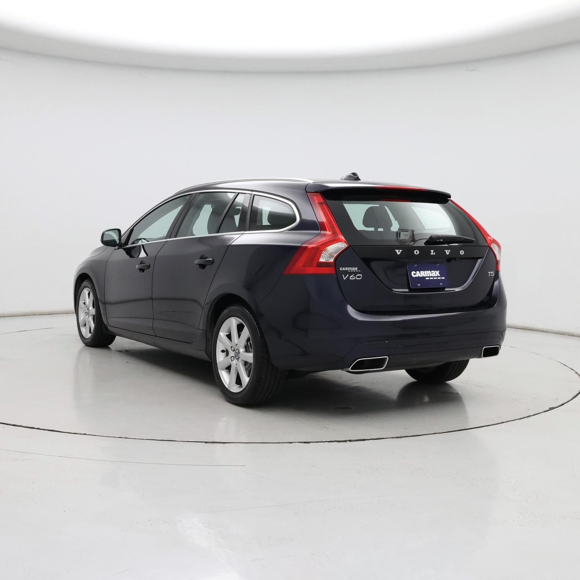 Thumbnail: 2017 Volvo V60 - 2