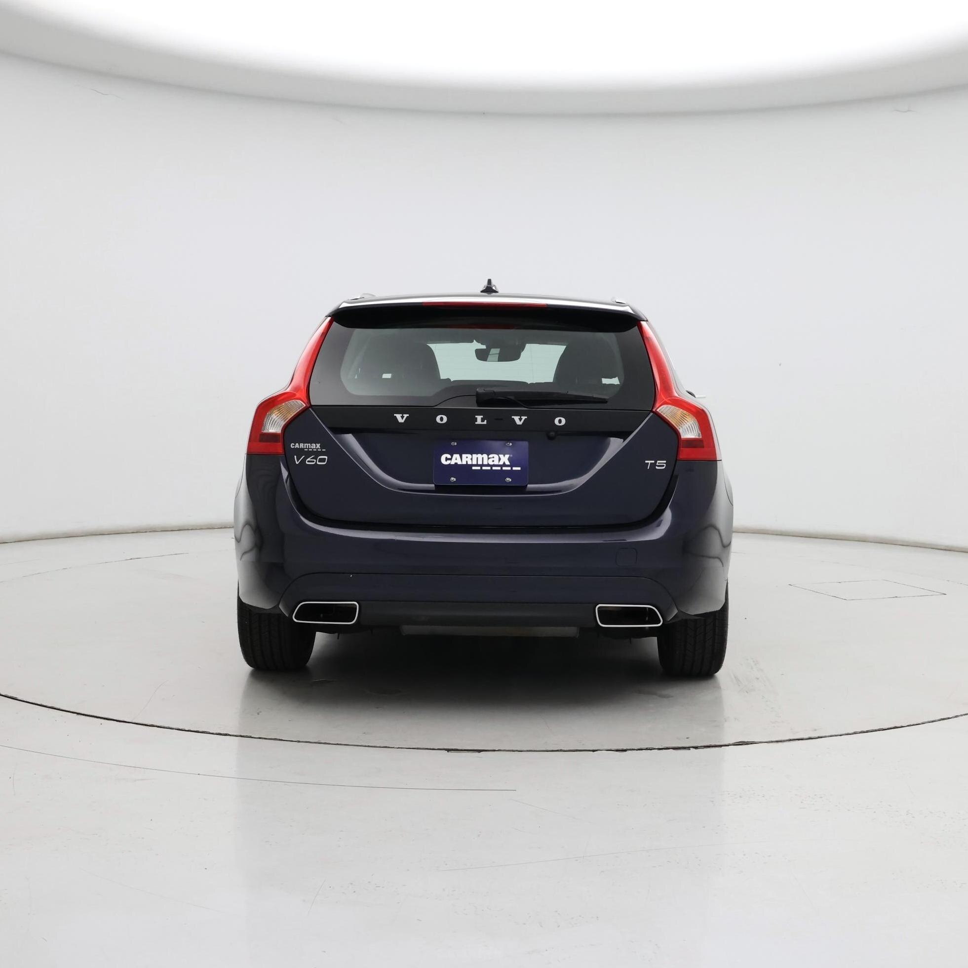 Thumbnail: 2017 Volvo V60 - 6