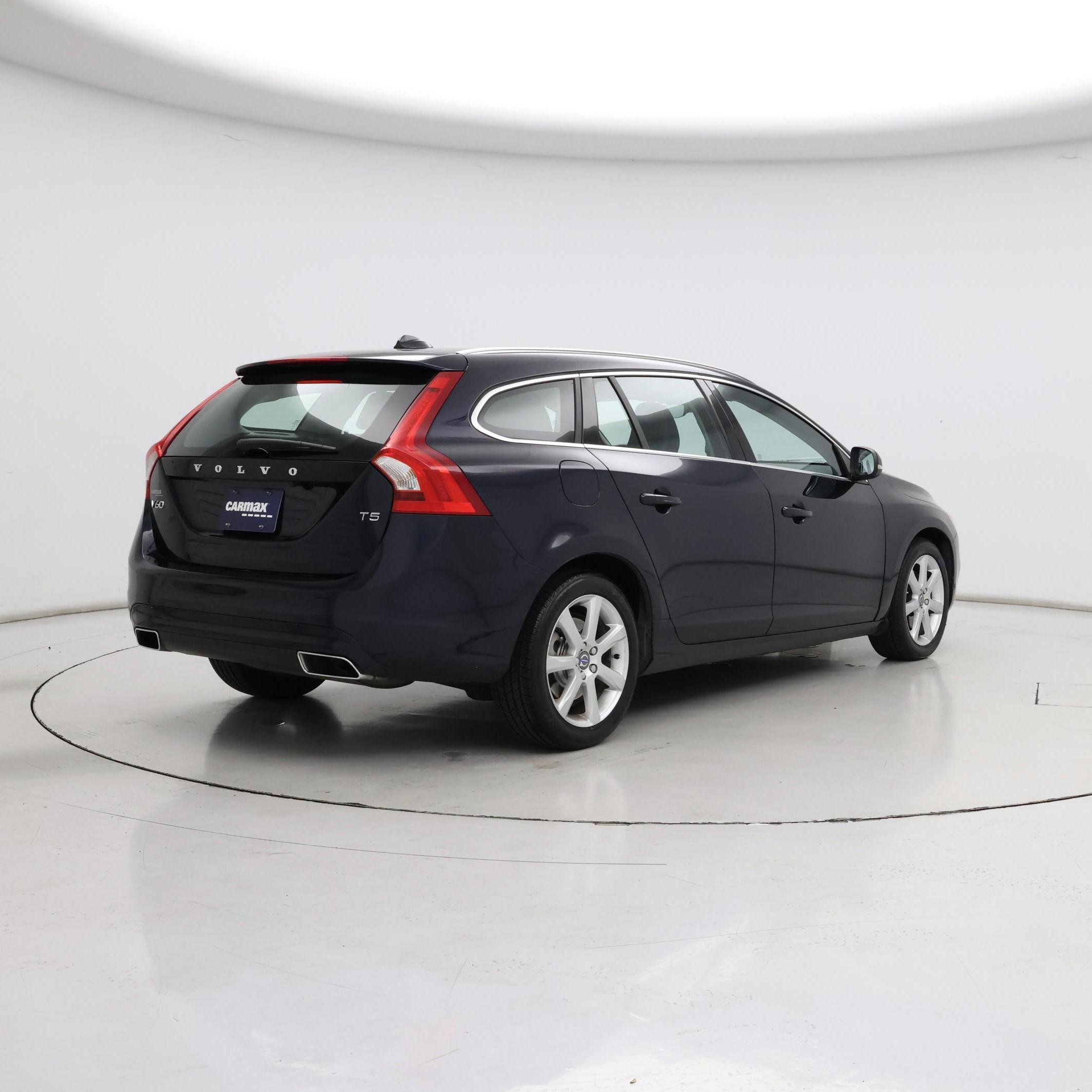 Thumbnail: 2017 Volvo V60 - 8