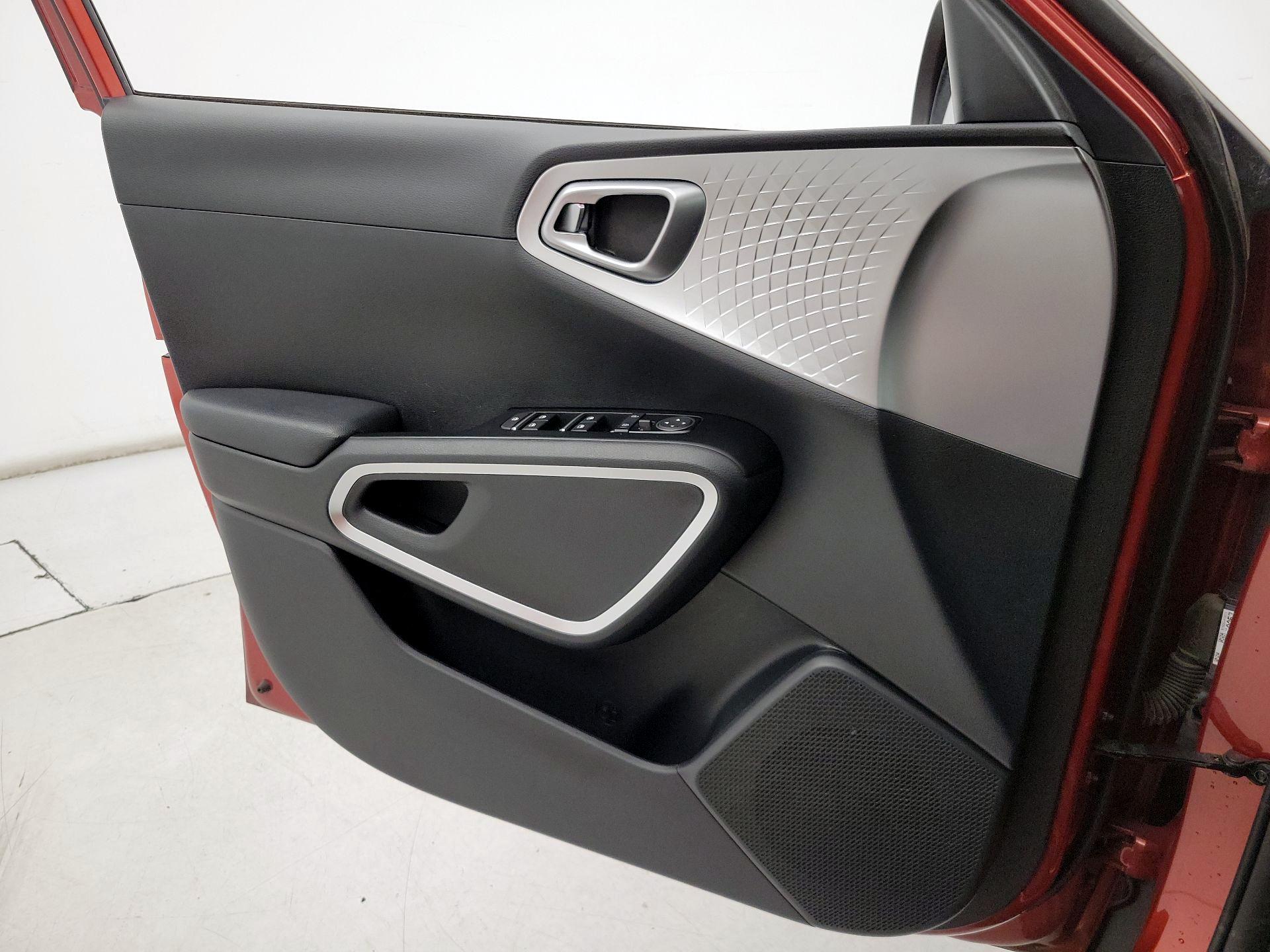 Thumbnail: 2021 Kia Soul - 12