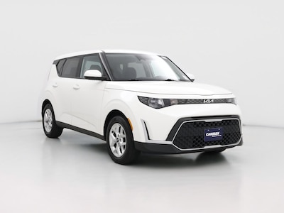 White 2023 Kia Soul LX