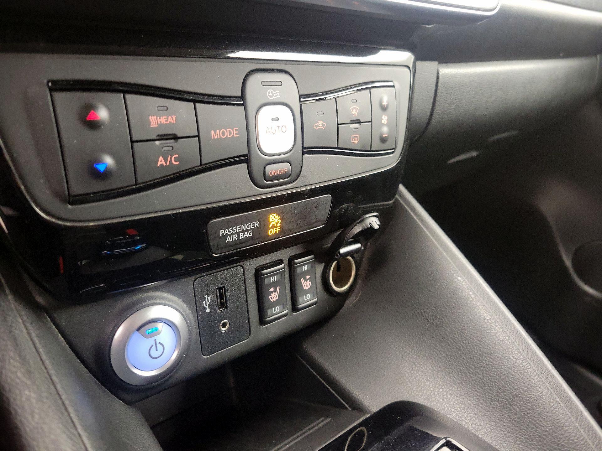 Thumbnail: 2019 Nissan Leaf - 17