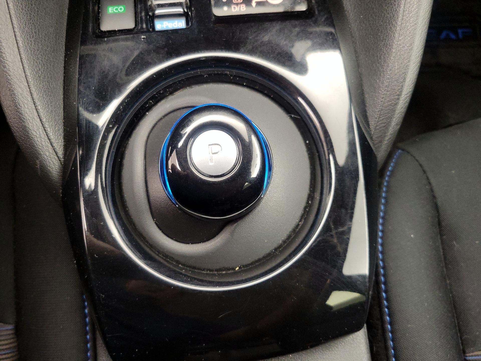 Thumbnail: 2019 Nissan Leaf - 18