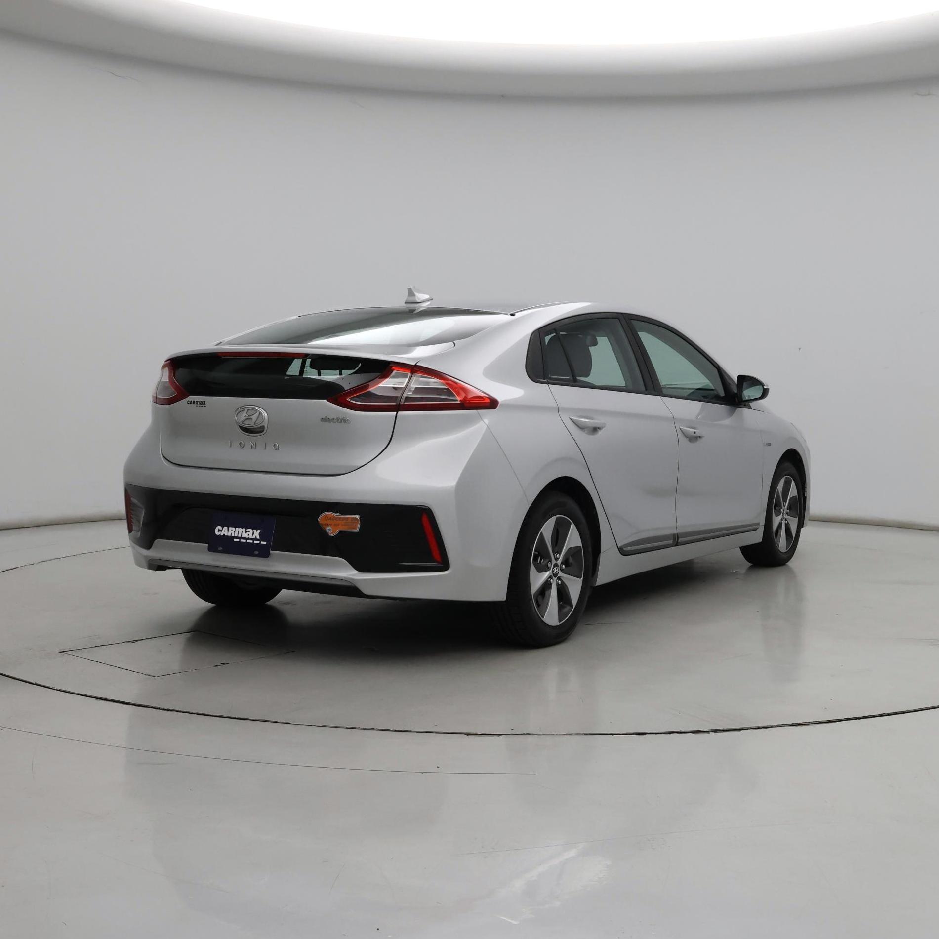 Thumbnail: 2019 Hyundai Ioniq - 8