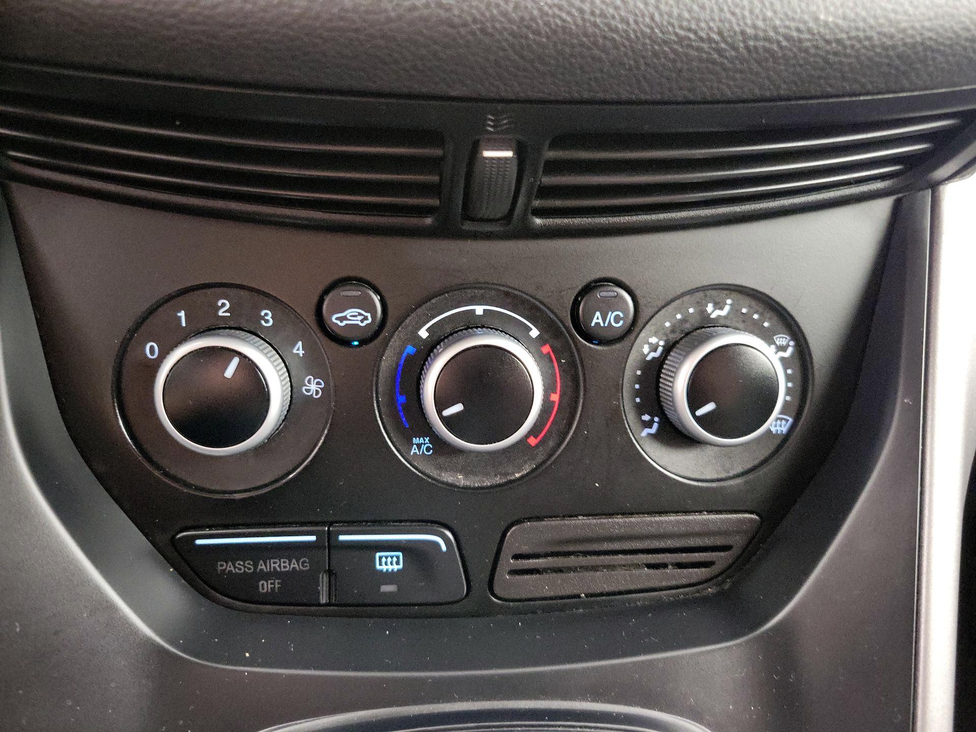 Thumbnail: 2014 Ford Escape - 16
