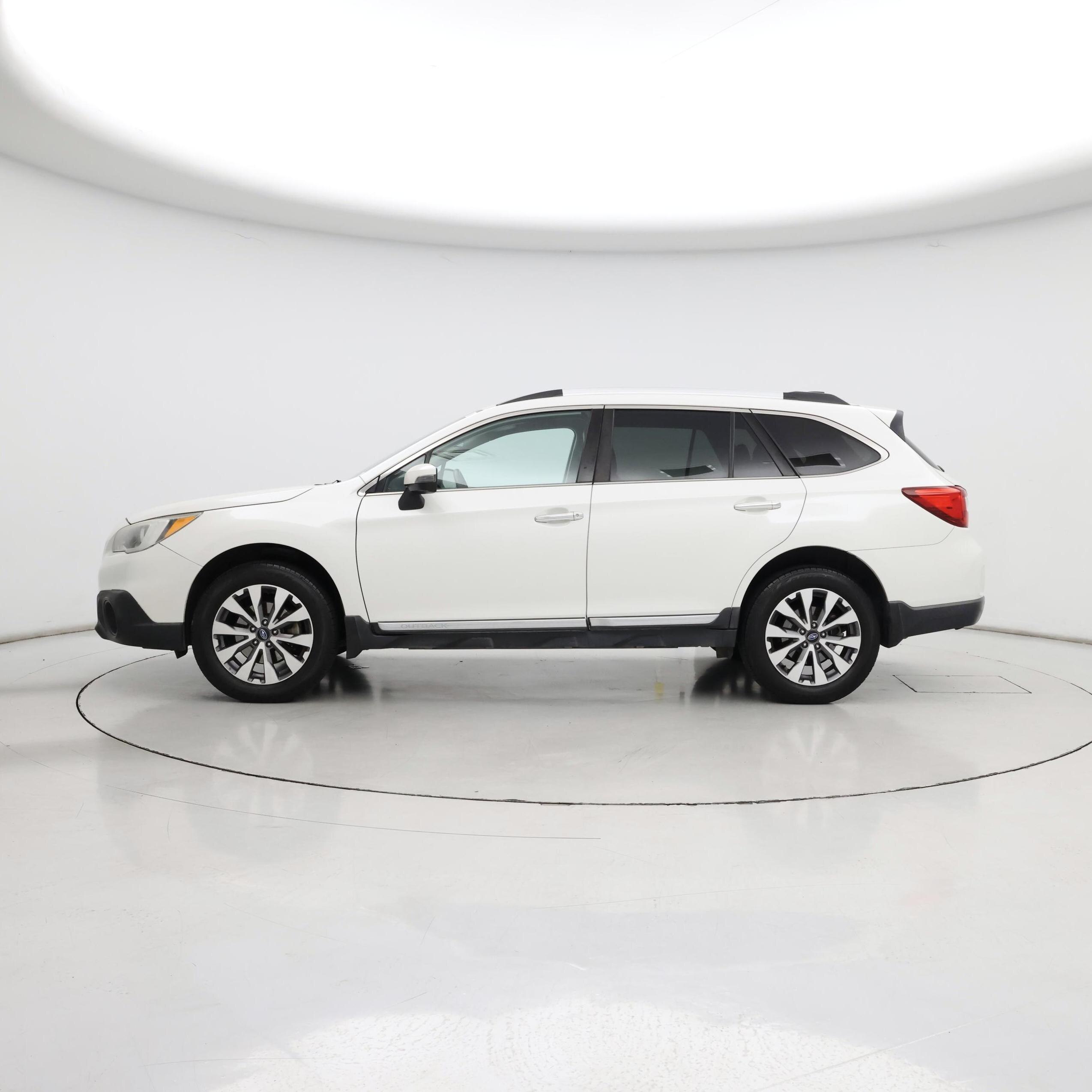 Thumbnail: 2017 Subaru Outback - 3
