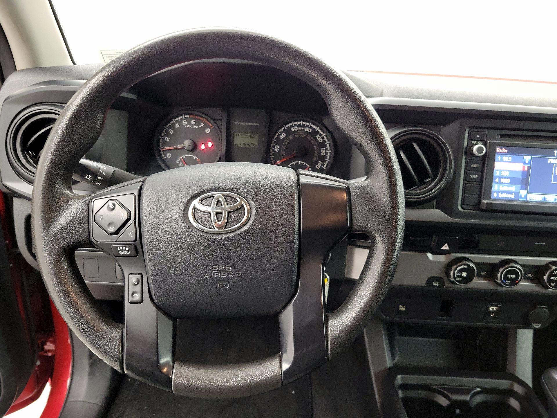 Thumbnail: 2016 Toyota Tacoma - 10