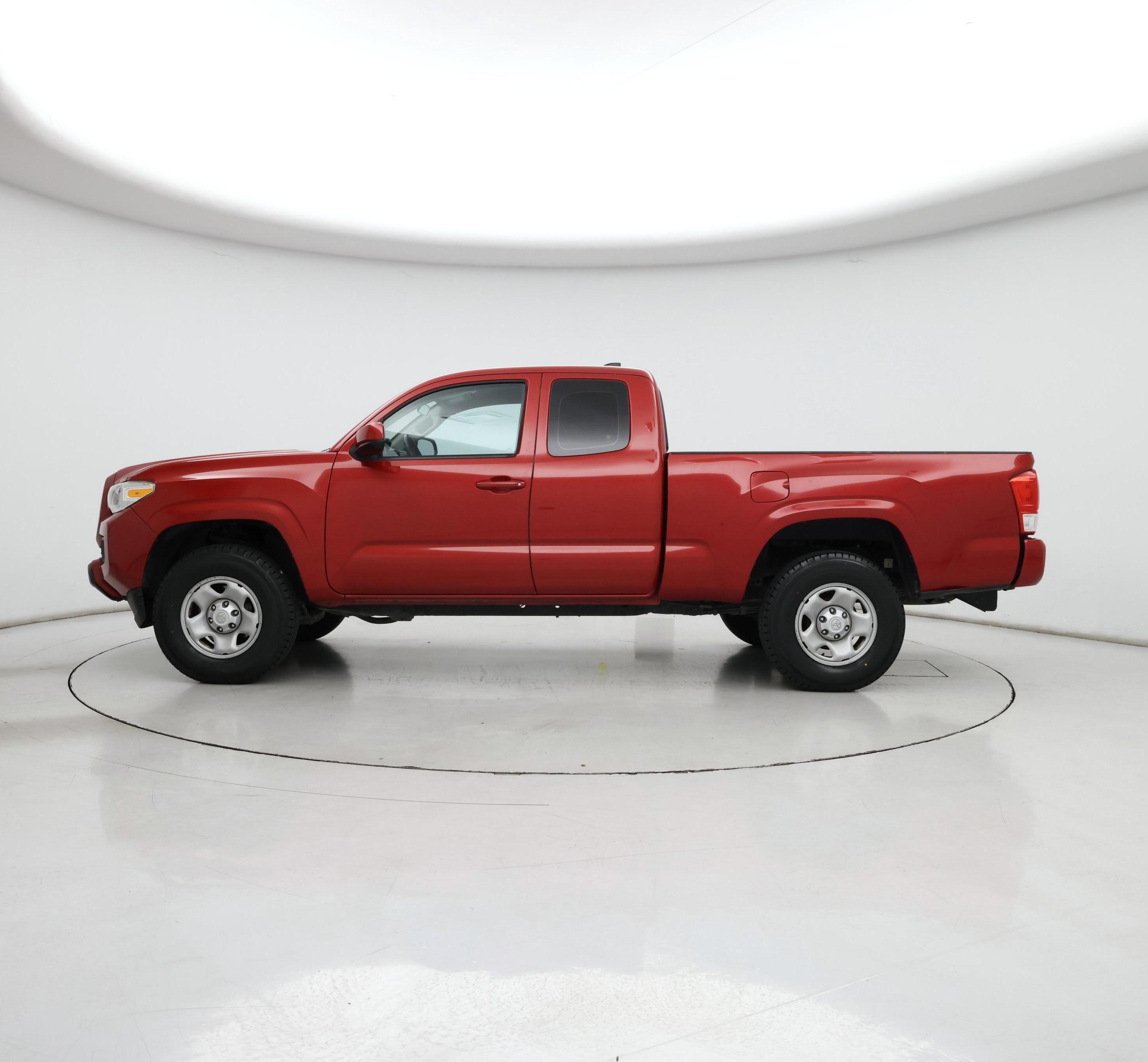 Thumbnail: 2016 Toyota Tacoma - 3