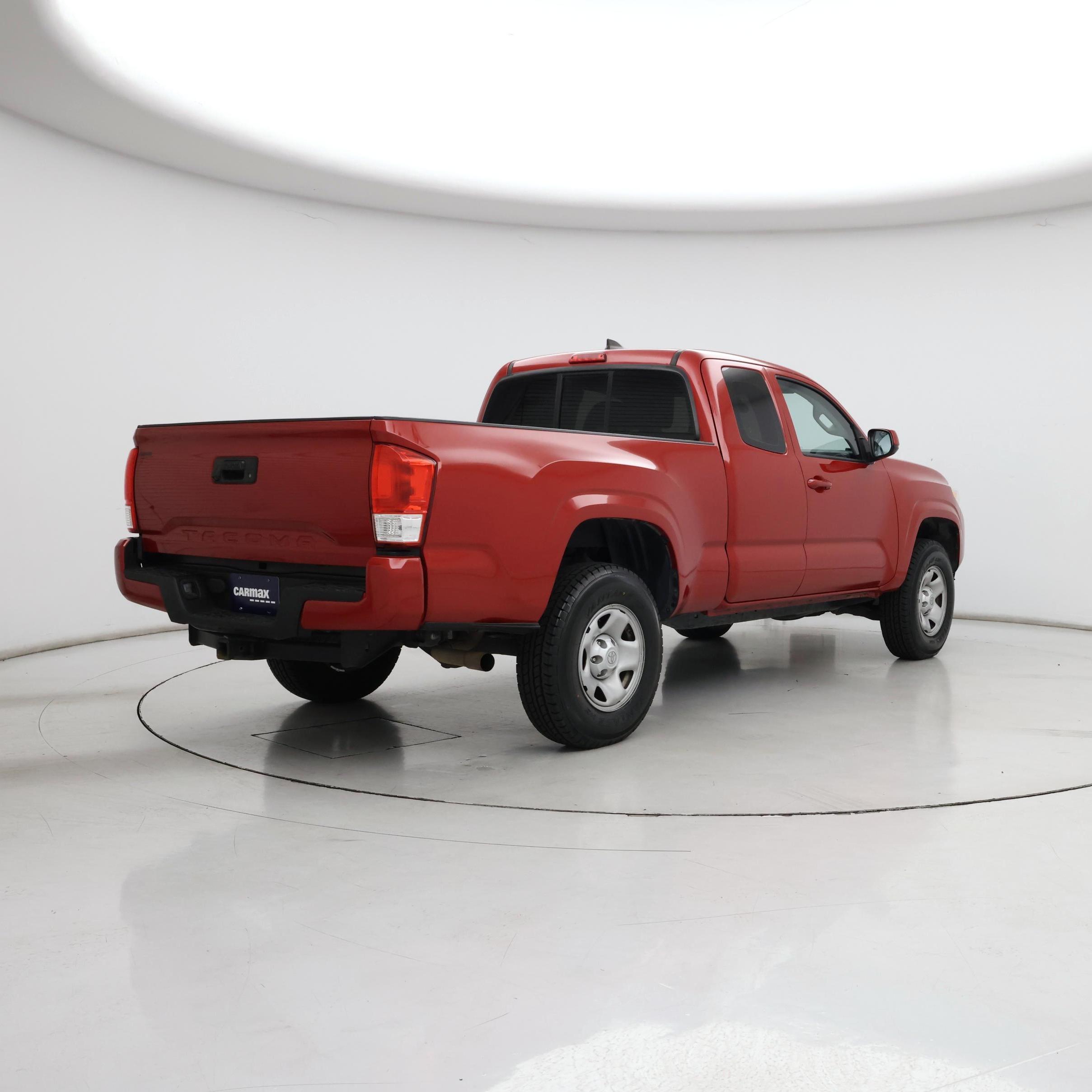 Thumbnail: 2016 Toyota Tacoma - 8