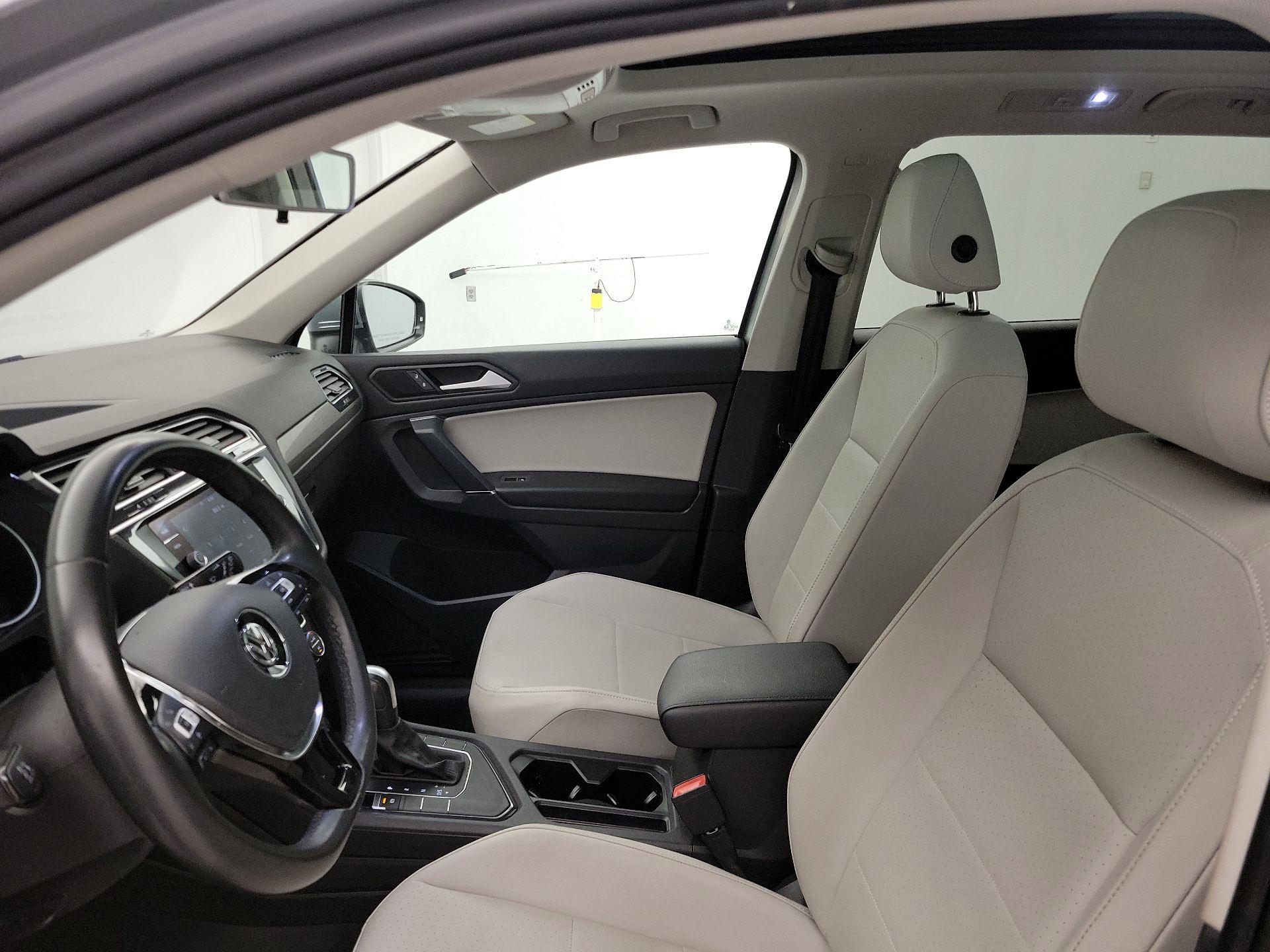 Thumbnail: 2020 Volkswagen Tiguan - 11