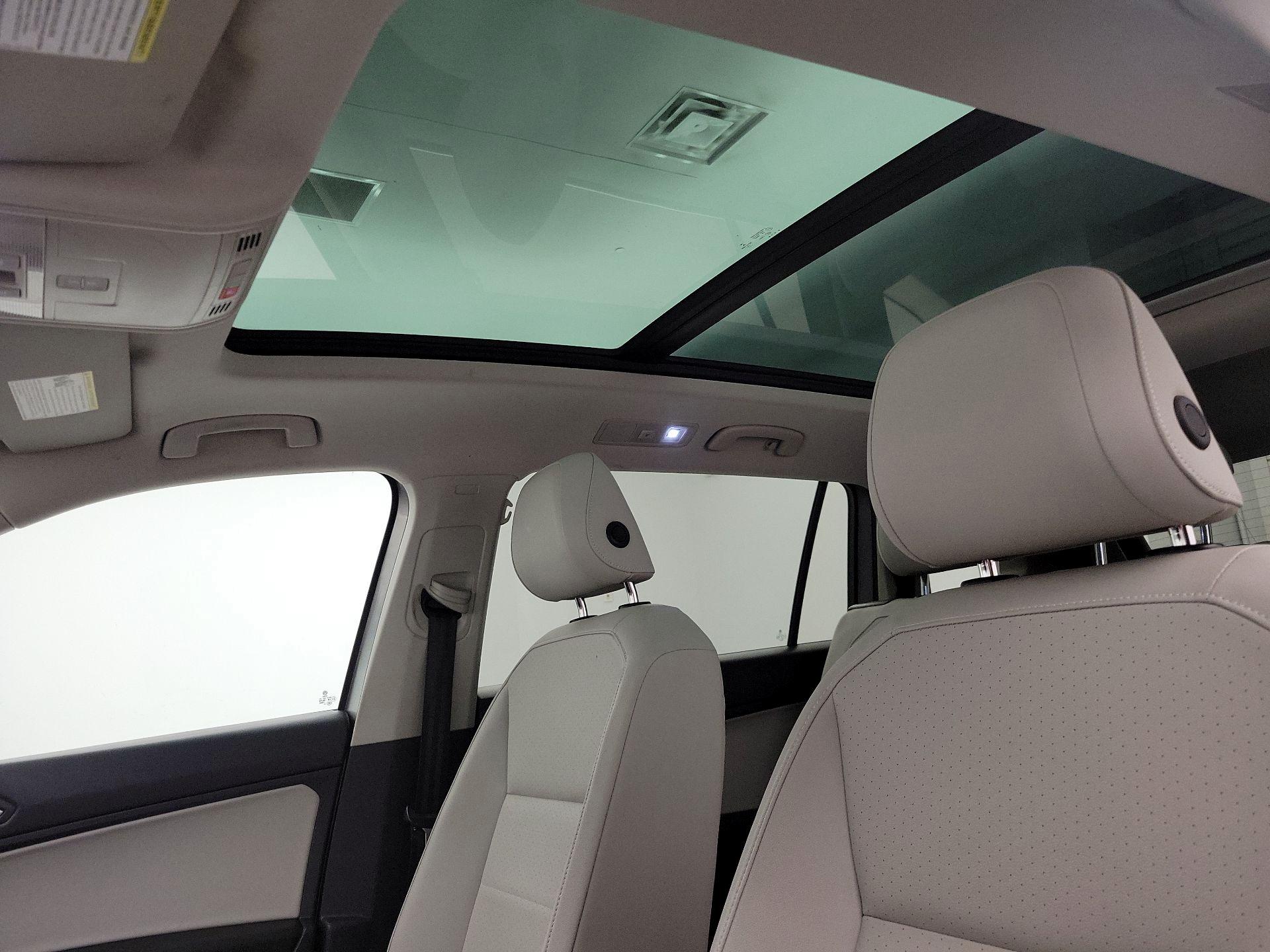 Thumbnail: 2020 Volkswagen Tiguan - 19