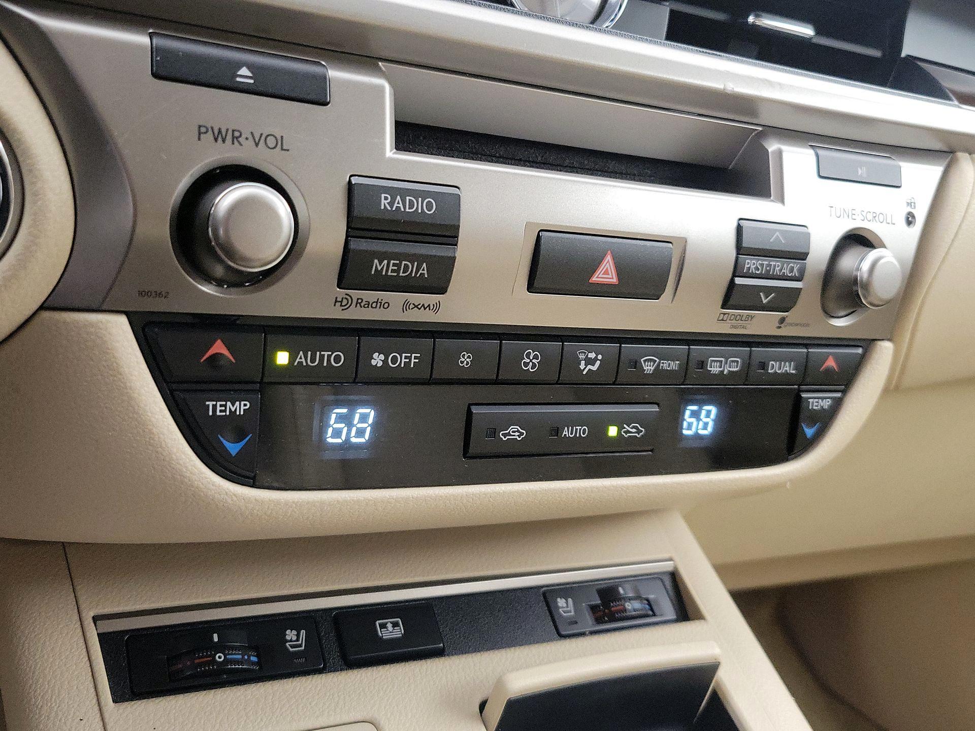 Thumbnail: 2014 Lexus ES - 17