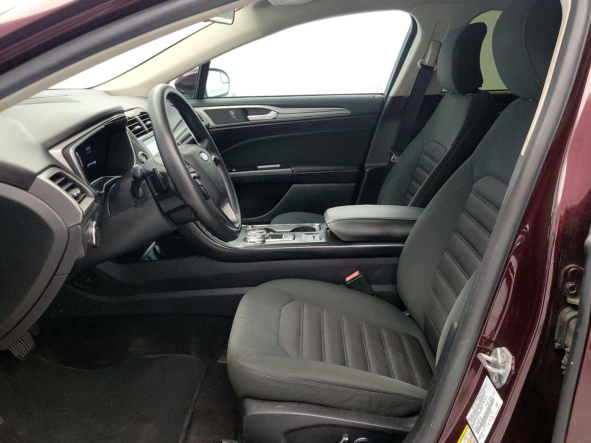 Thumbnail: 2017 Ford Fusion - 11