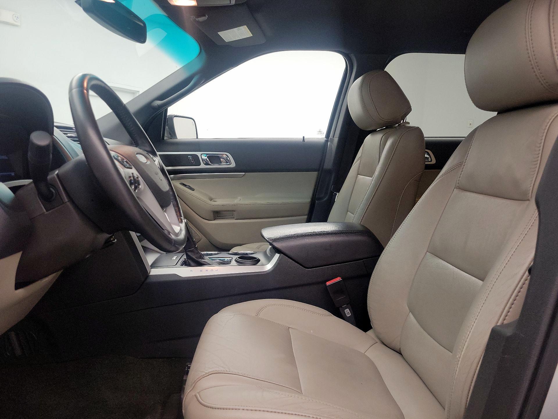 Thumbnail: 2013 Ford Explorer - 11