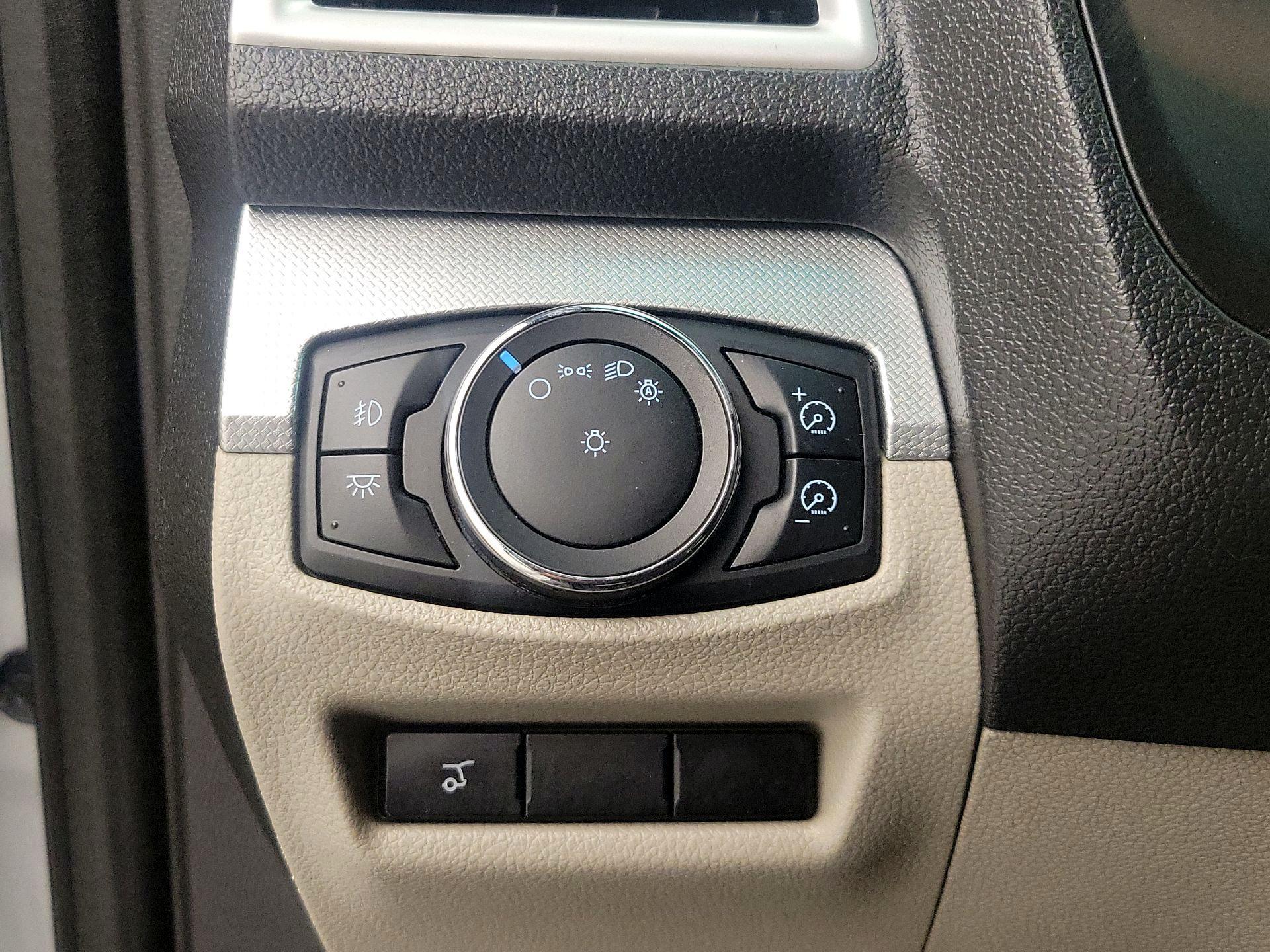 Thumbnail: 2013 Ford Explorer - 13
