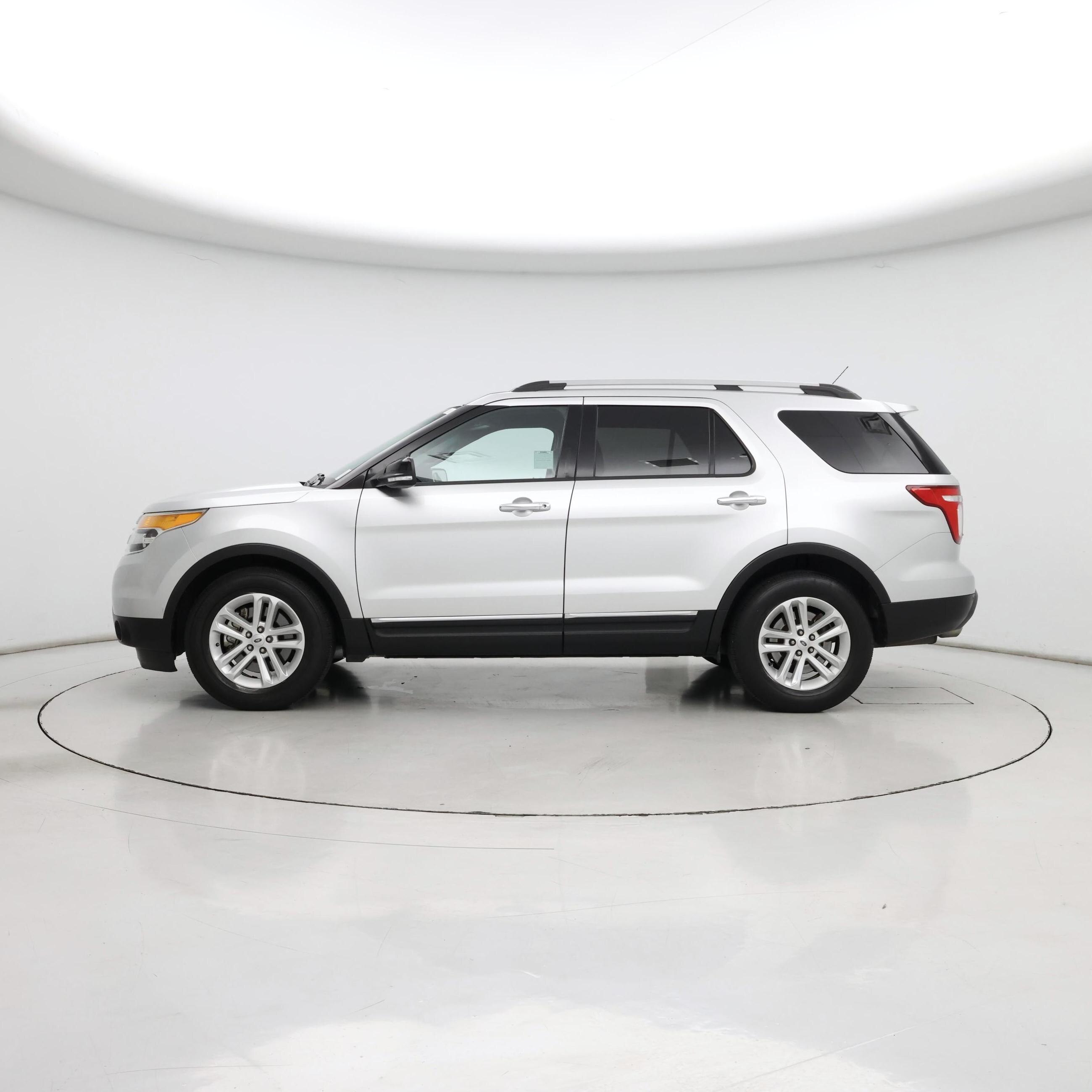Thumbnail: 2013 Ford Explorer - 3