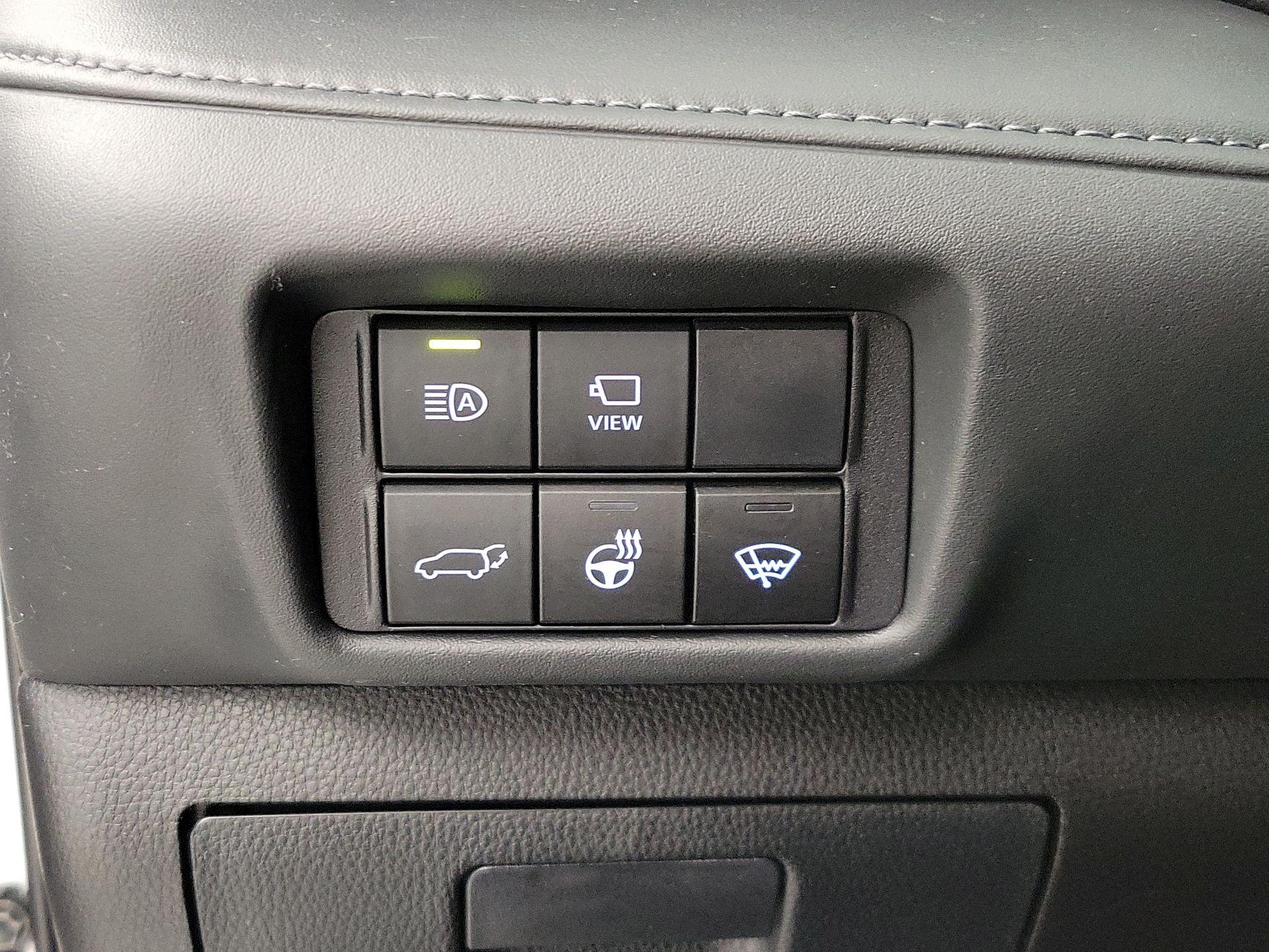 Thumbnail: 2020 Toyota Highlander - 13