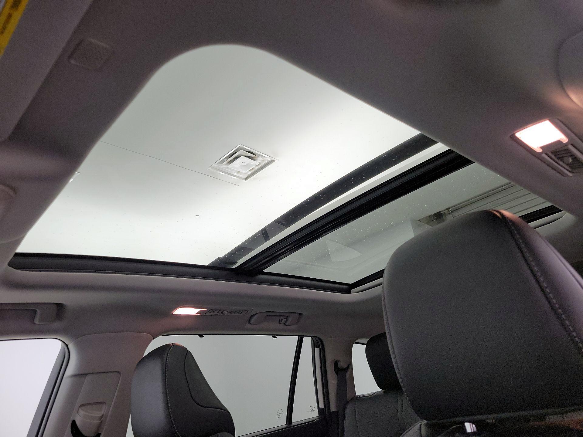 Thumbnail: 2020 Toyota Highlander - 20
