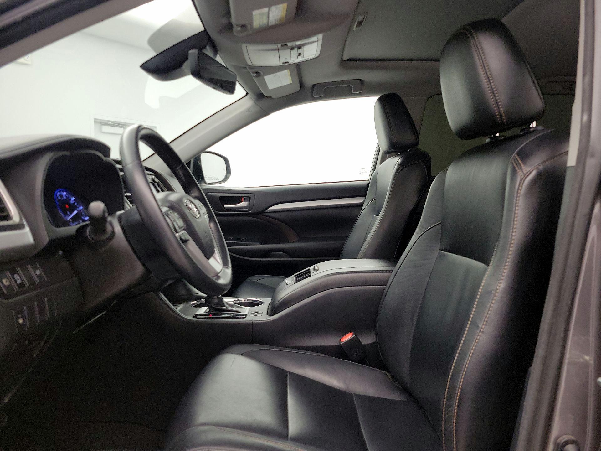 Thumbnail: 2018 Toyota Highlander - 11