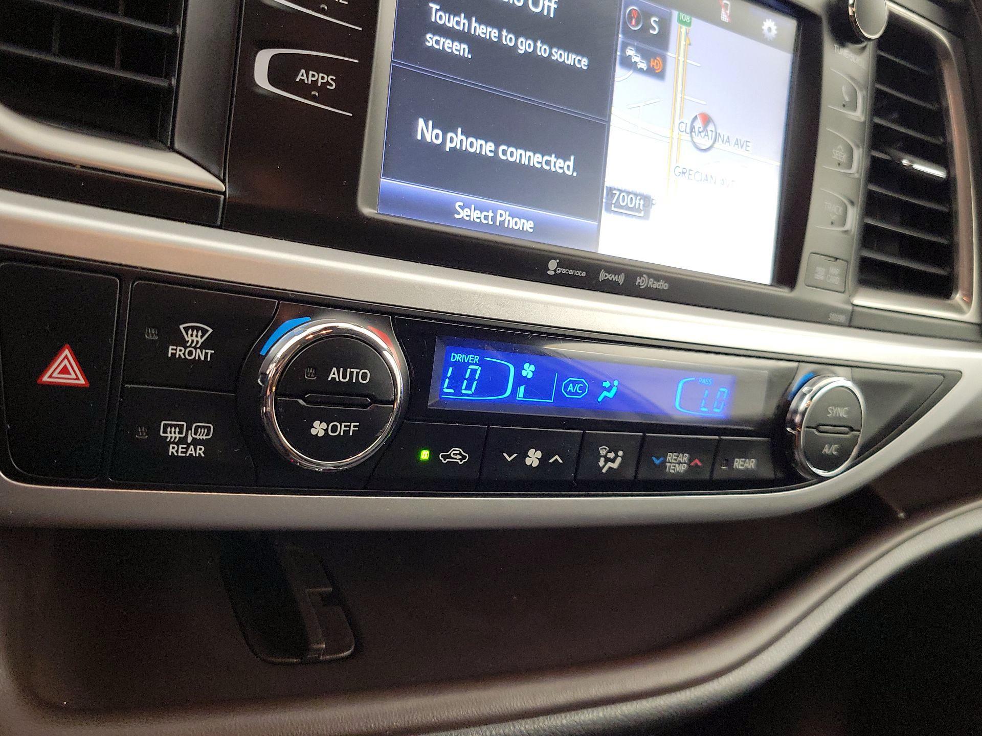 Thumbnail: 2018 Toyota Highlander - 17