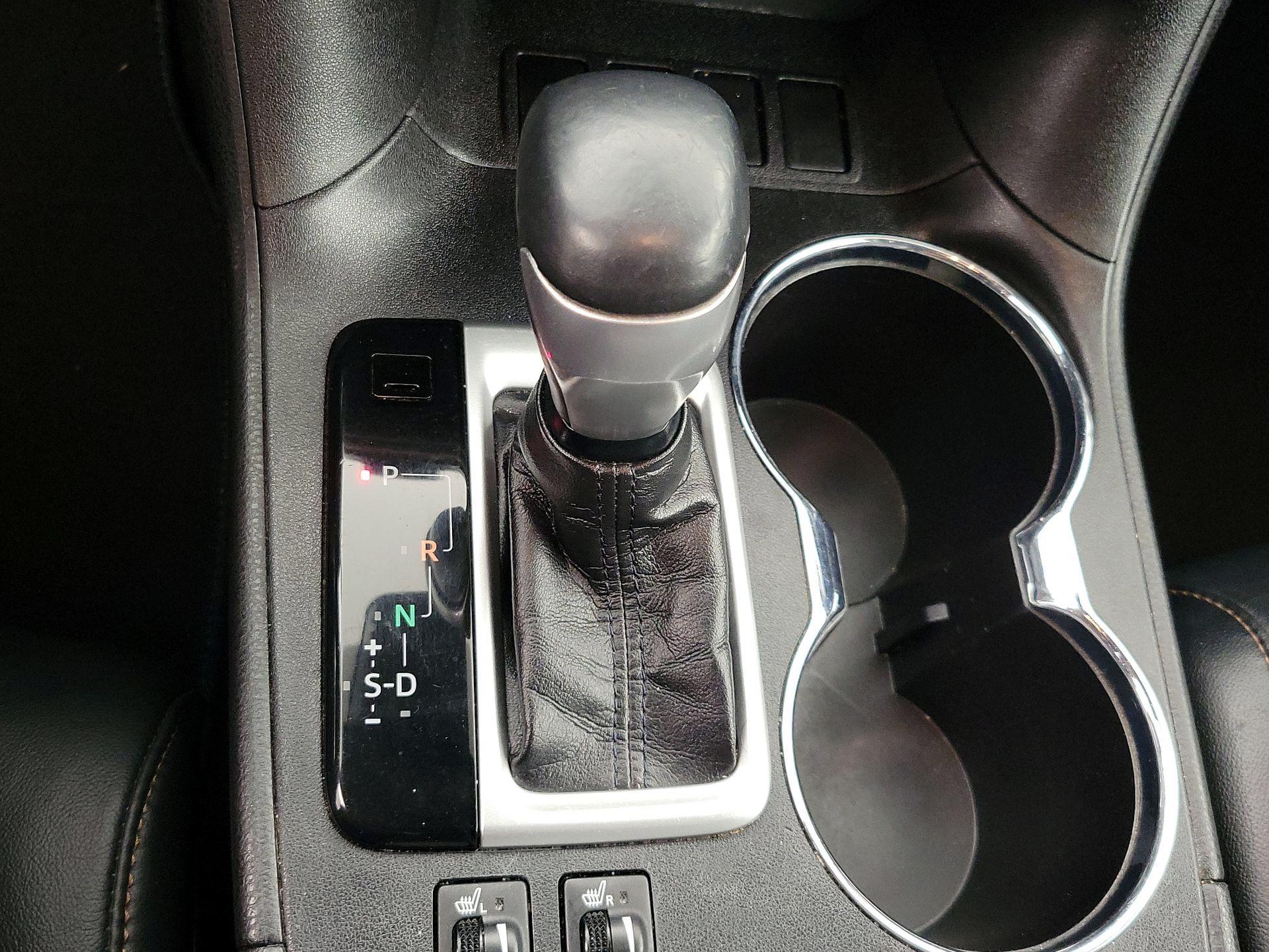 Thumbnail: 2018 Toyota Highlander - 18