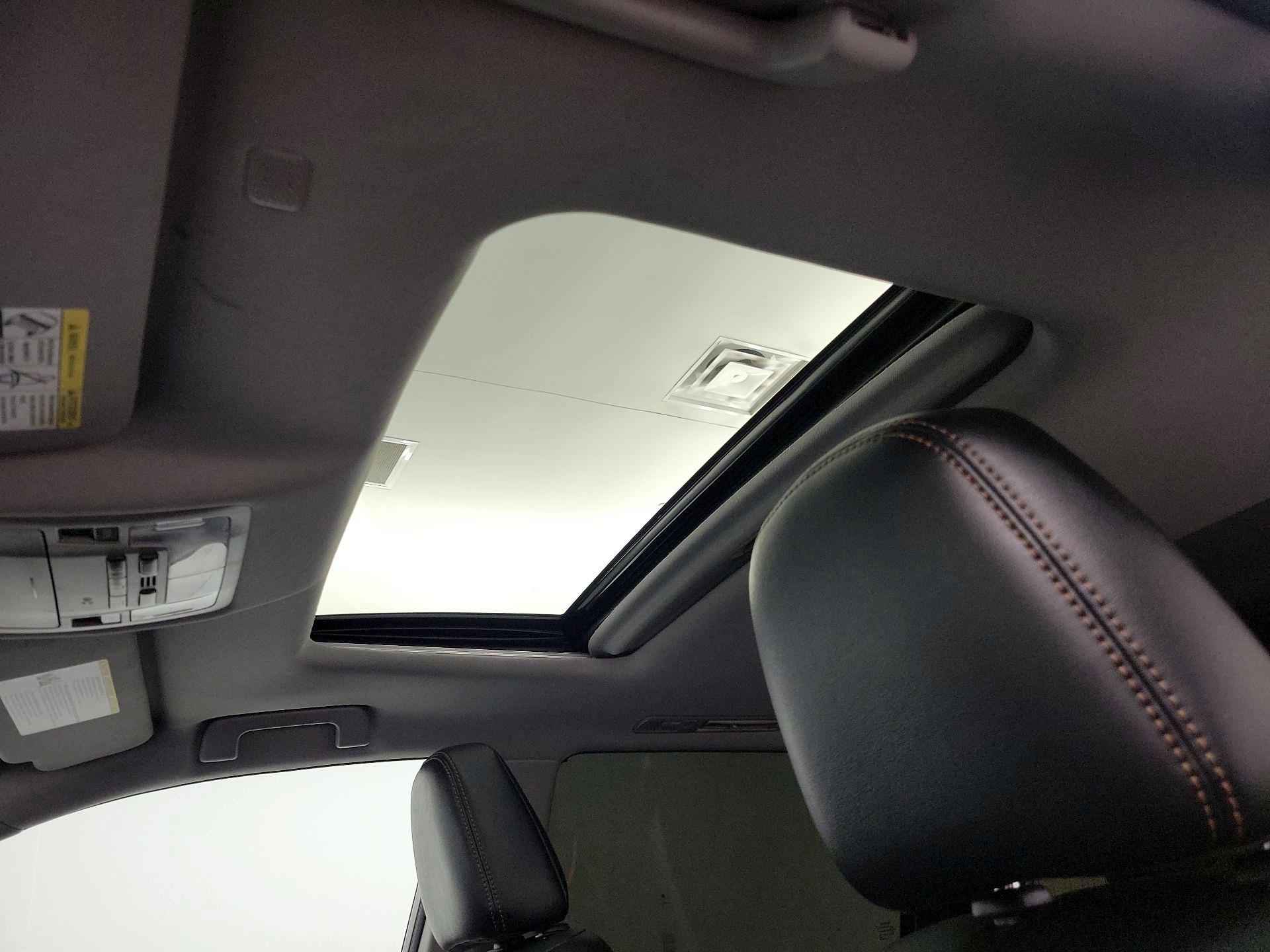 Thumbnail: 2018 Toyota Highlander - 20