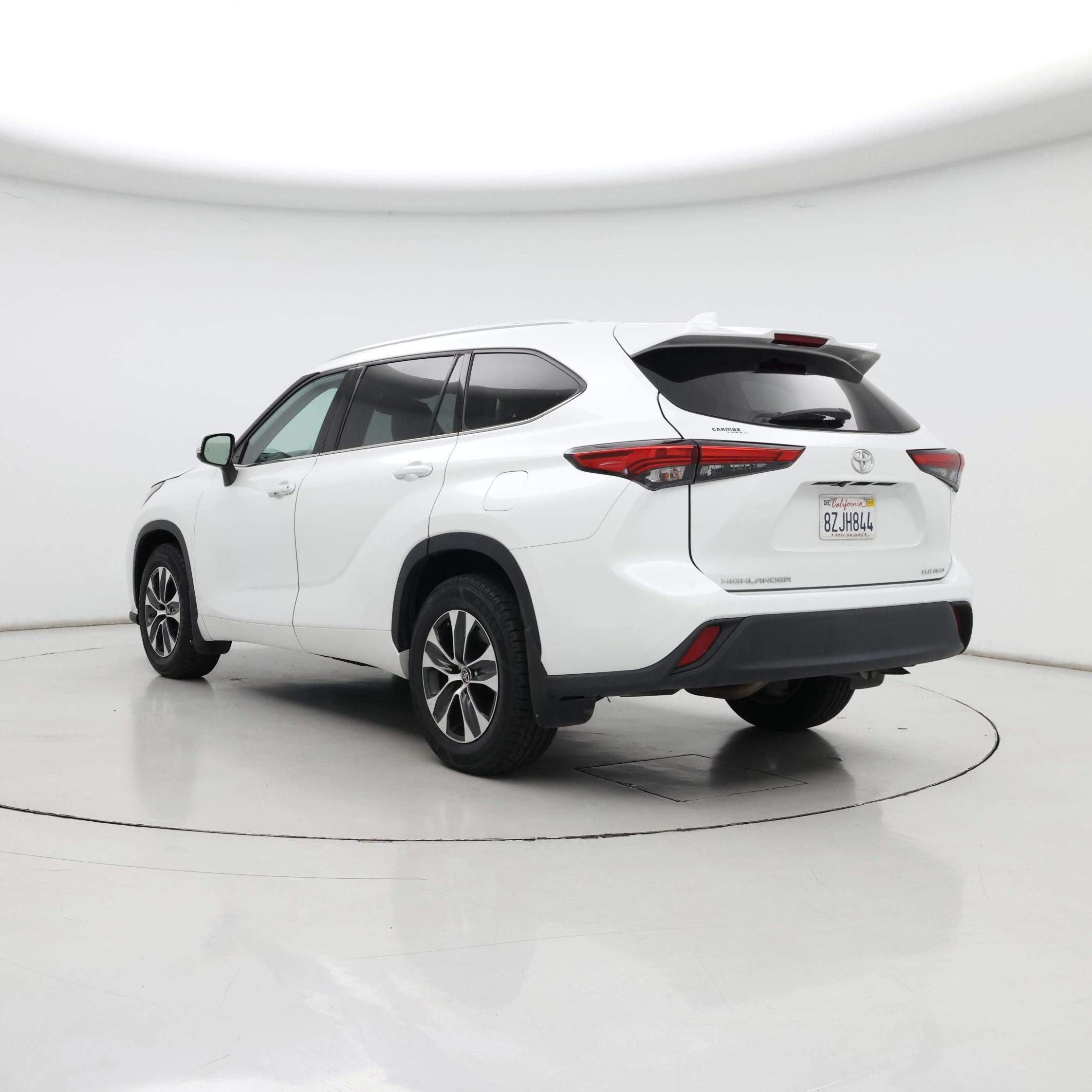 Thumbnail: 2022 Toyota Highlander - 2