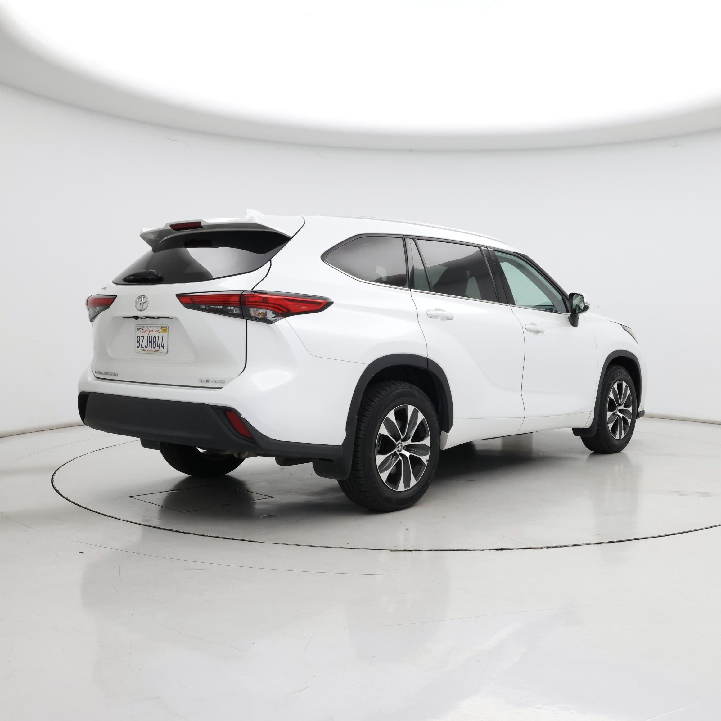 Thumbnail: 2022 Toyota Highlander - 8