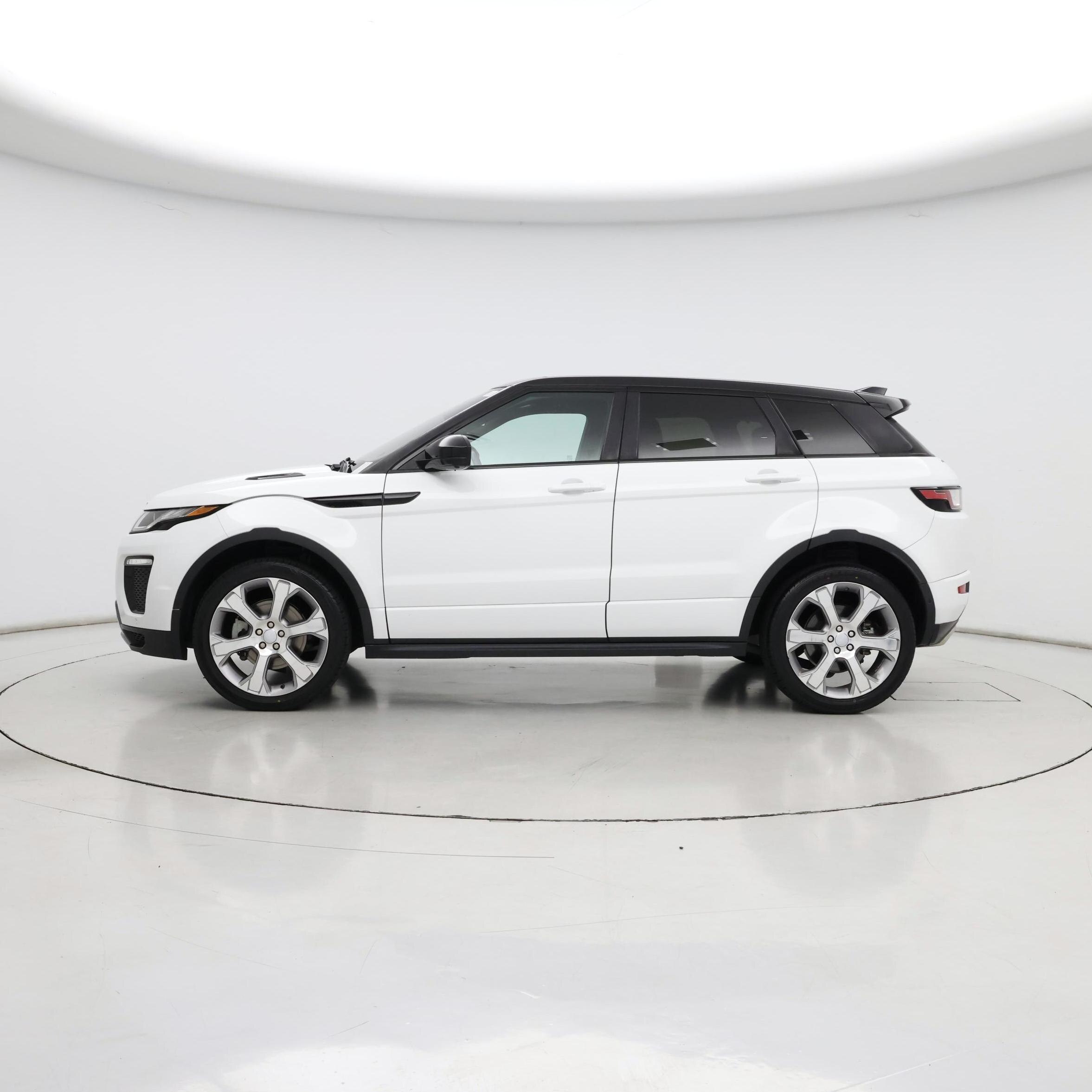 Thumbnail: 2017 Land Rover Range Rover Evoque - 3