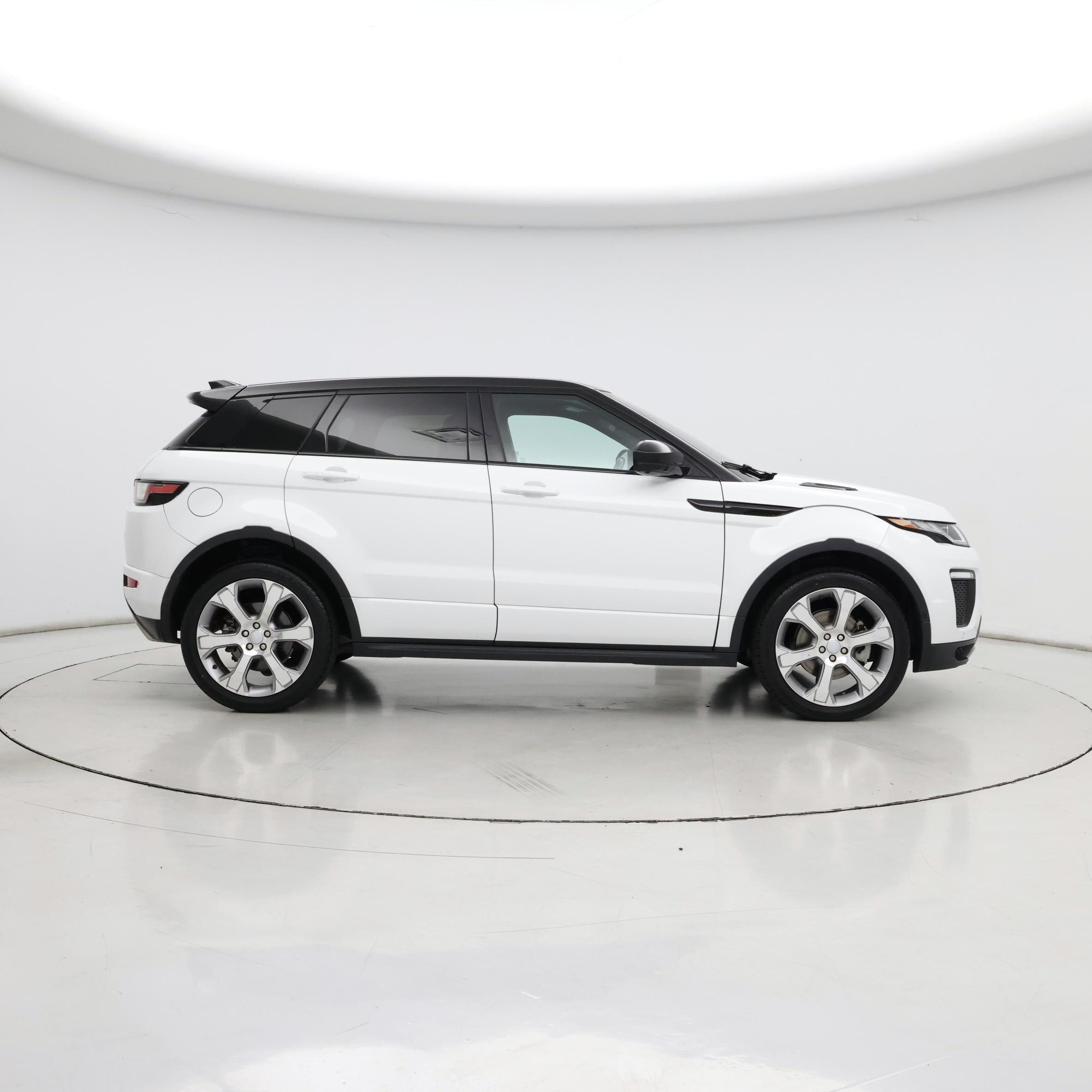 Thumbnail: 2017 Land Rover Range Rover Evoque - 7