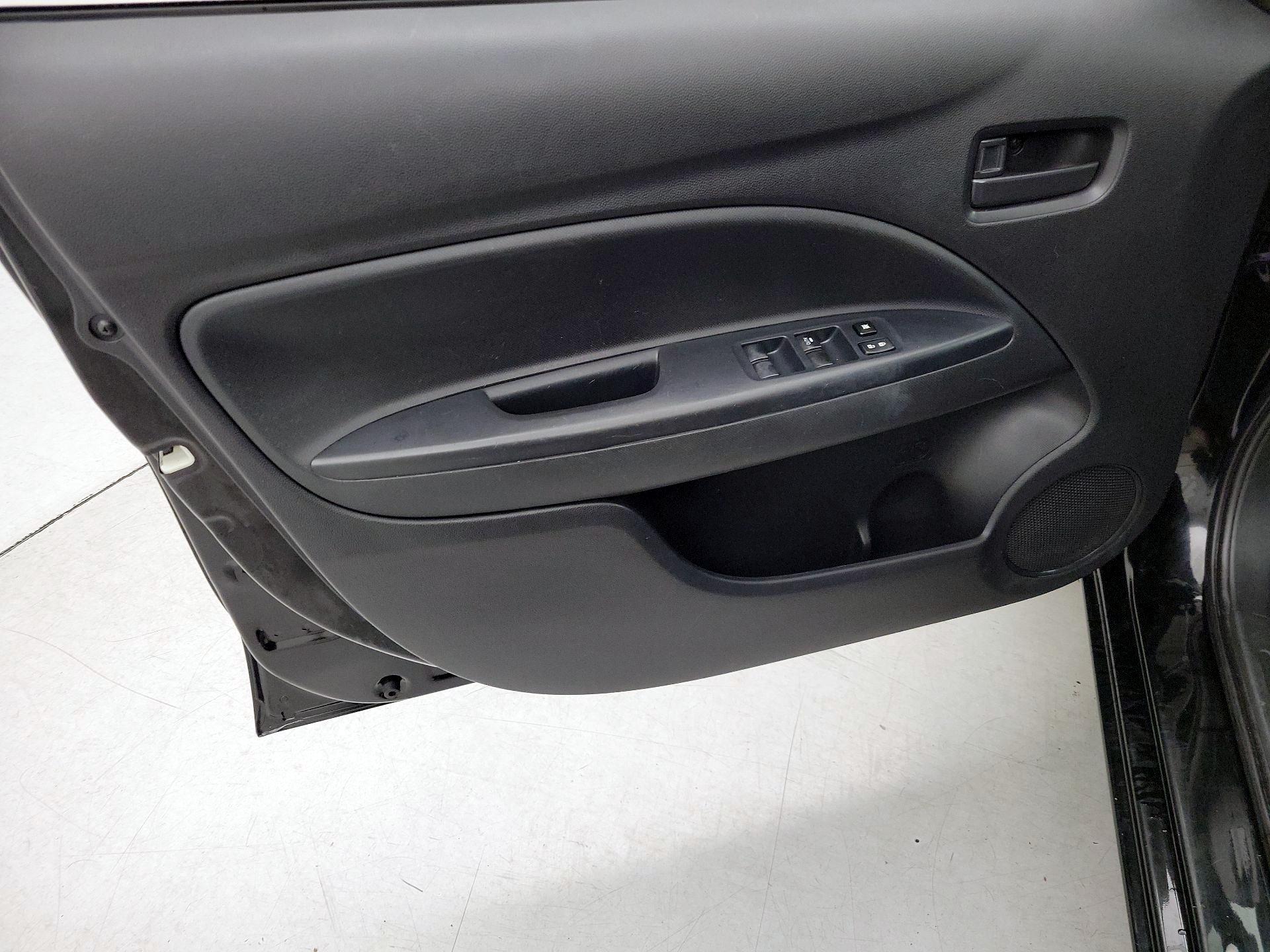 Thumbnail: 2018 Mitsubishi Mirage G4 - 12