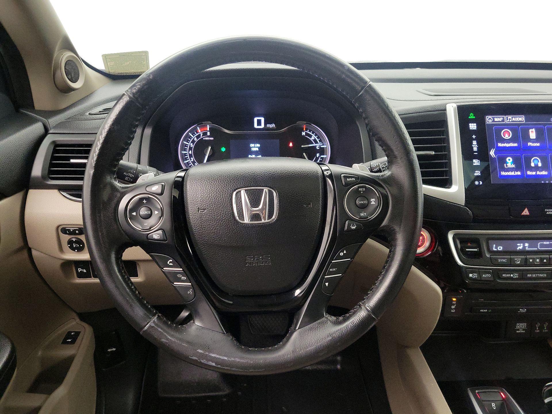 Thumbnail: 2016 Honda Pilot - 10