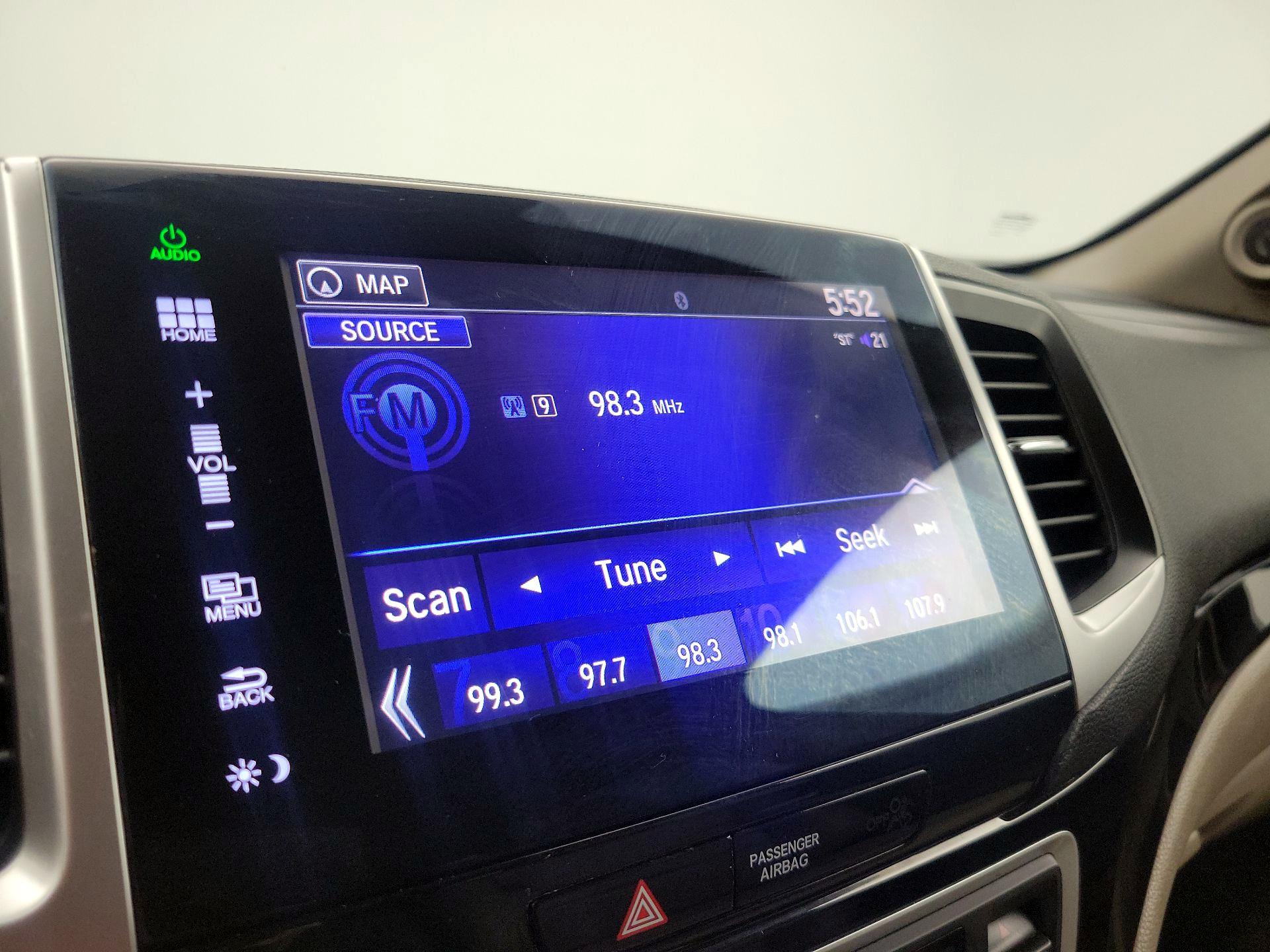 Thumbnail: 2016 Honda Pilot - 16