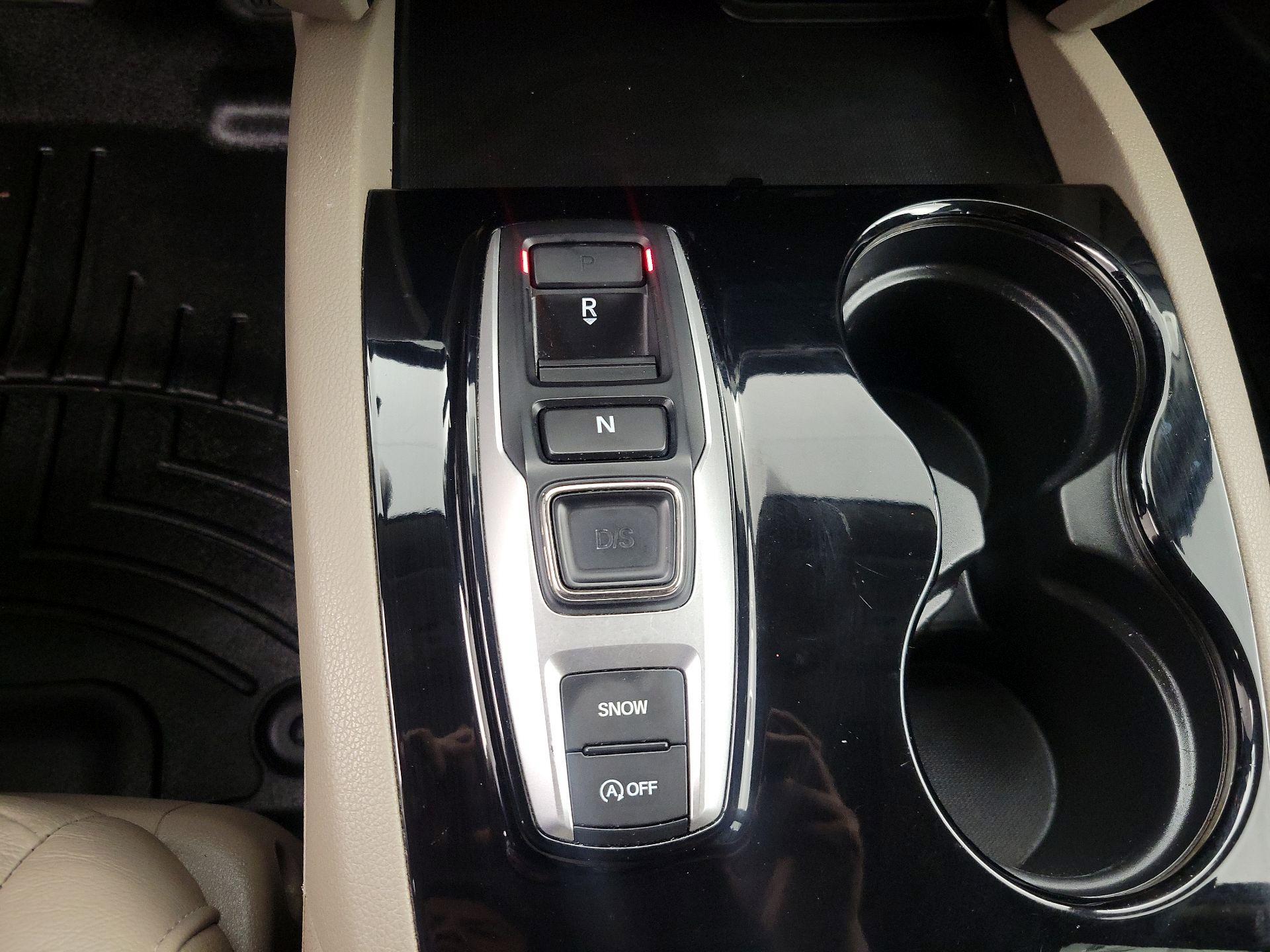 Thumbnail: 2016 Honda Pilot - 18