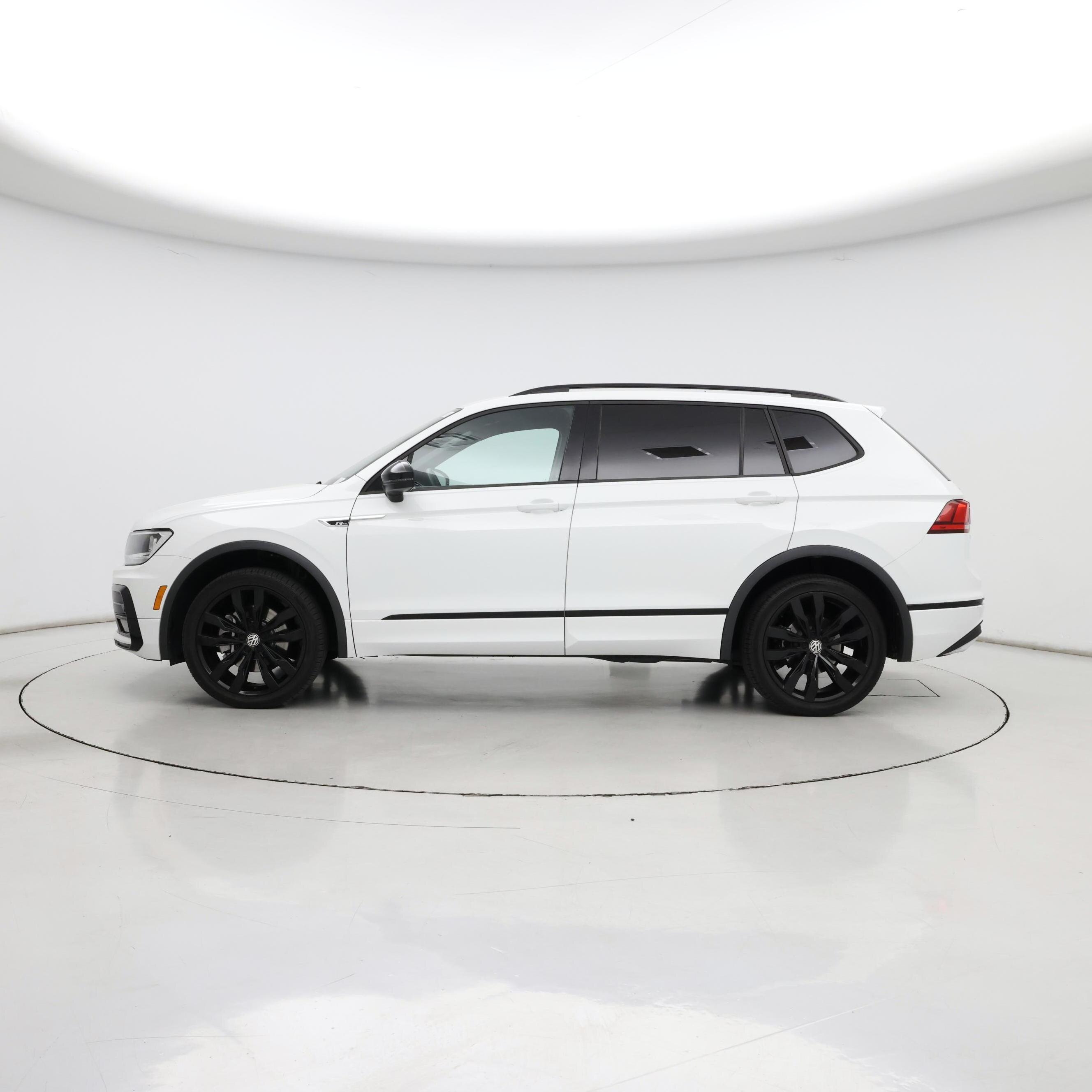 Thumbnail: 2020 Volkswagen Tiguan - 3