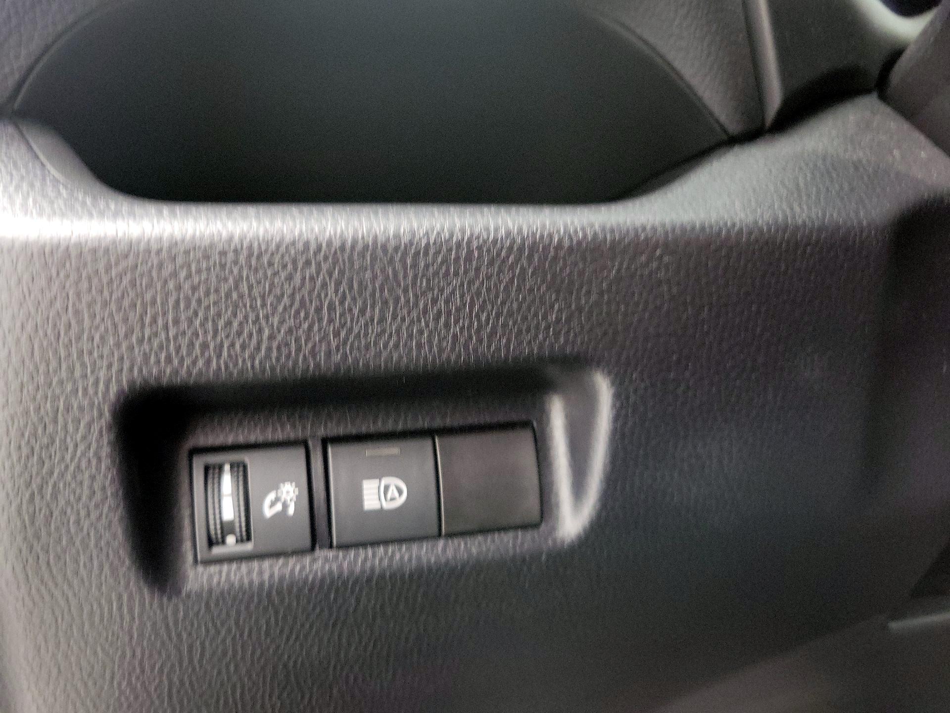 Thumbnail: 2021 Toyota RAV4 - 13