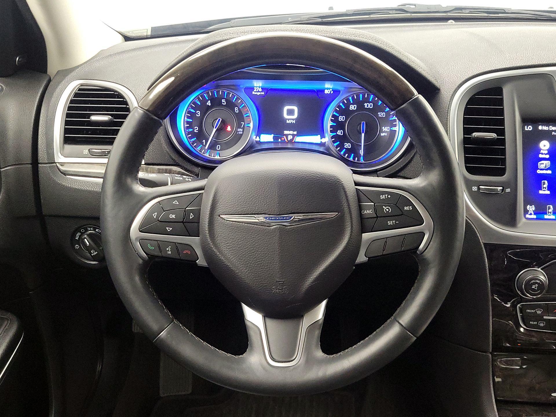 Thumbnail: 2016 Chrysler 300 - 10