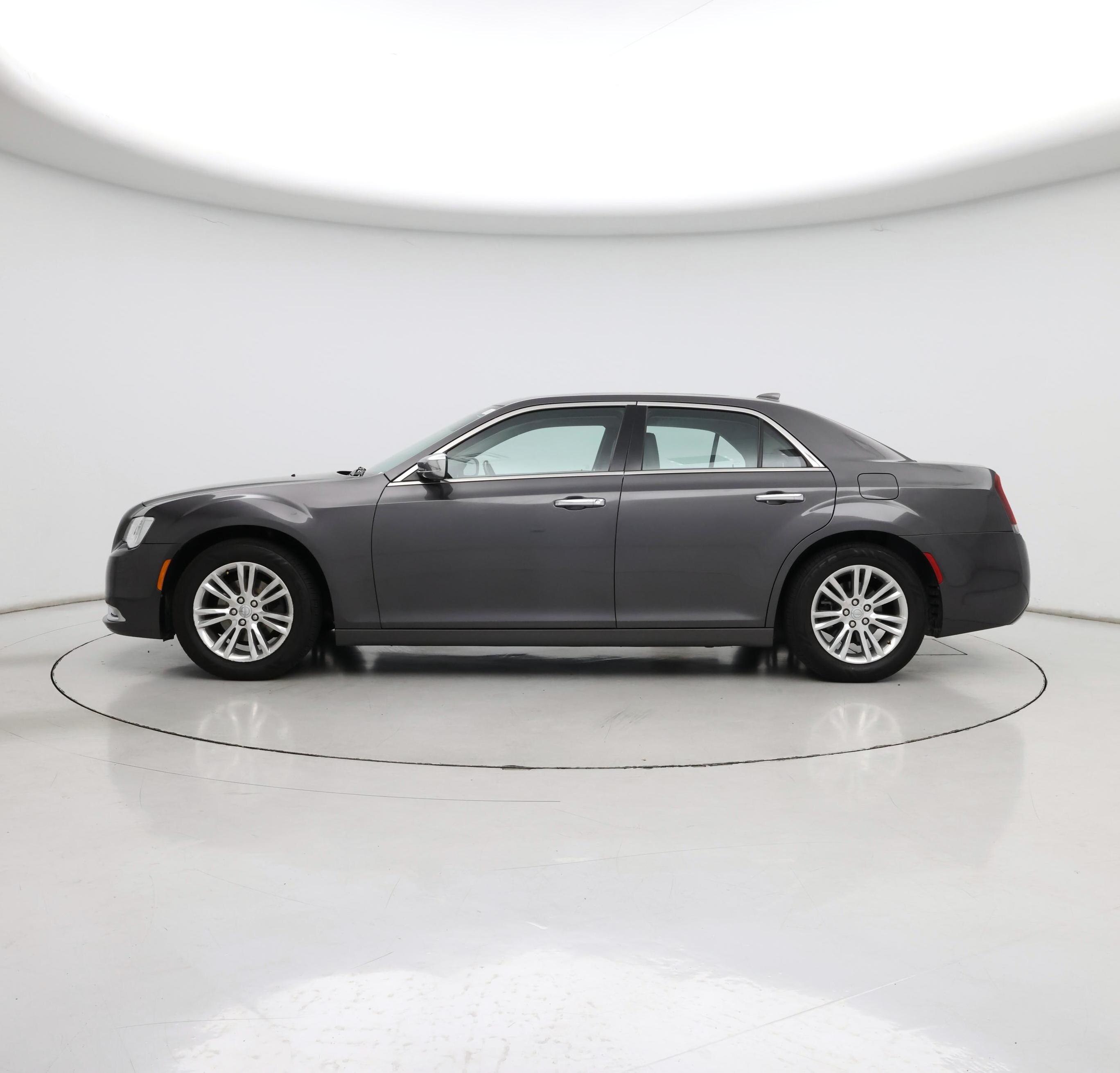 Thumbnail: 2016 Chrysler 300 - 3