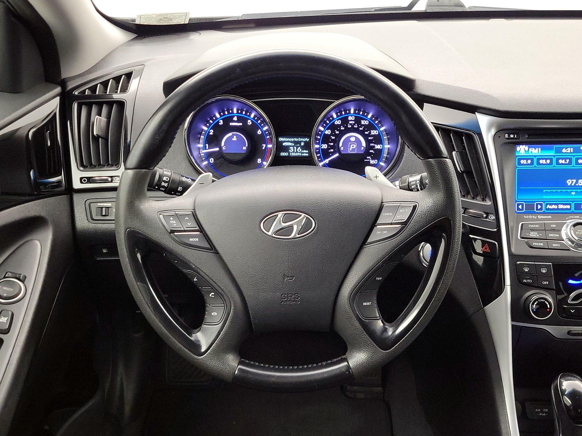 Thumbnail: 2013 Hyundai Sonata - 10