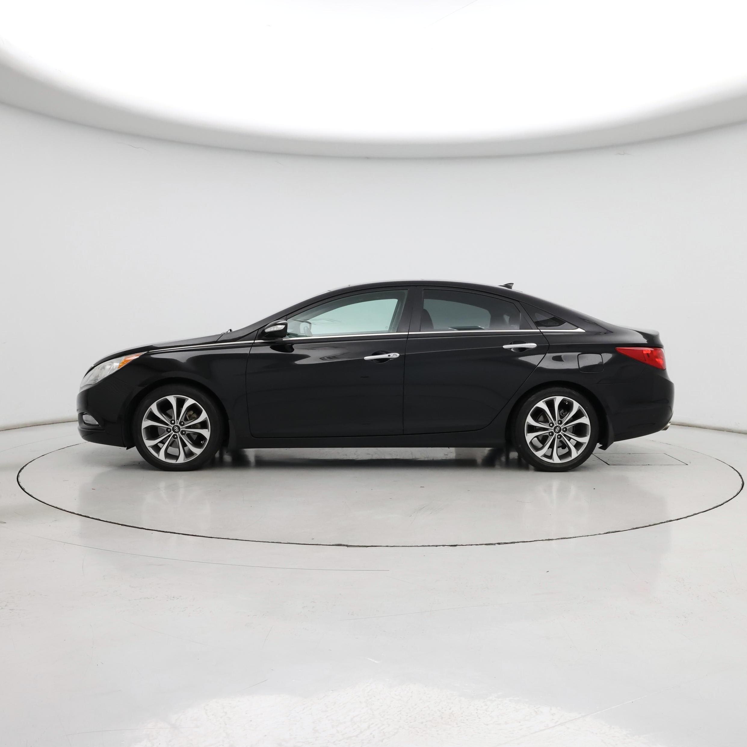 Thumbnail: 2013 Hyundai Sonata - 3