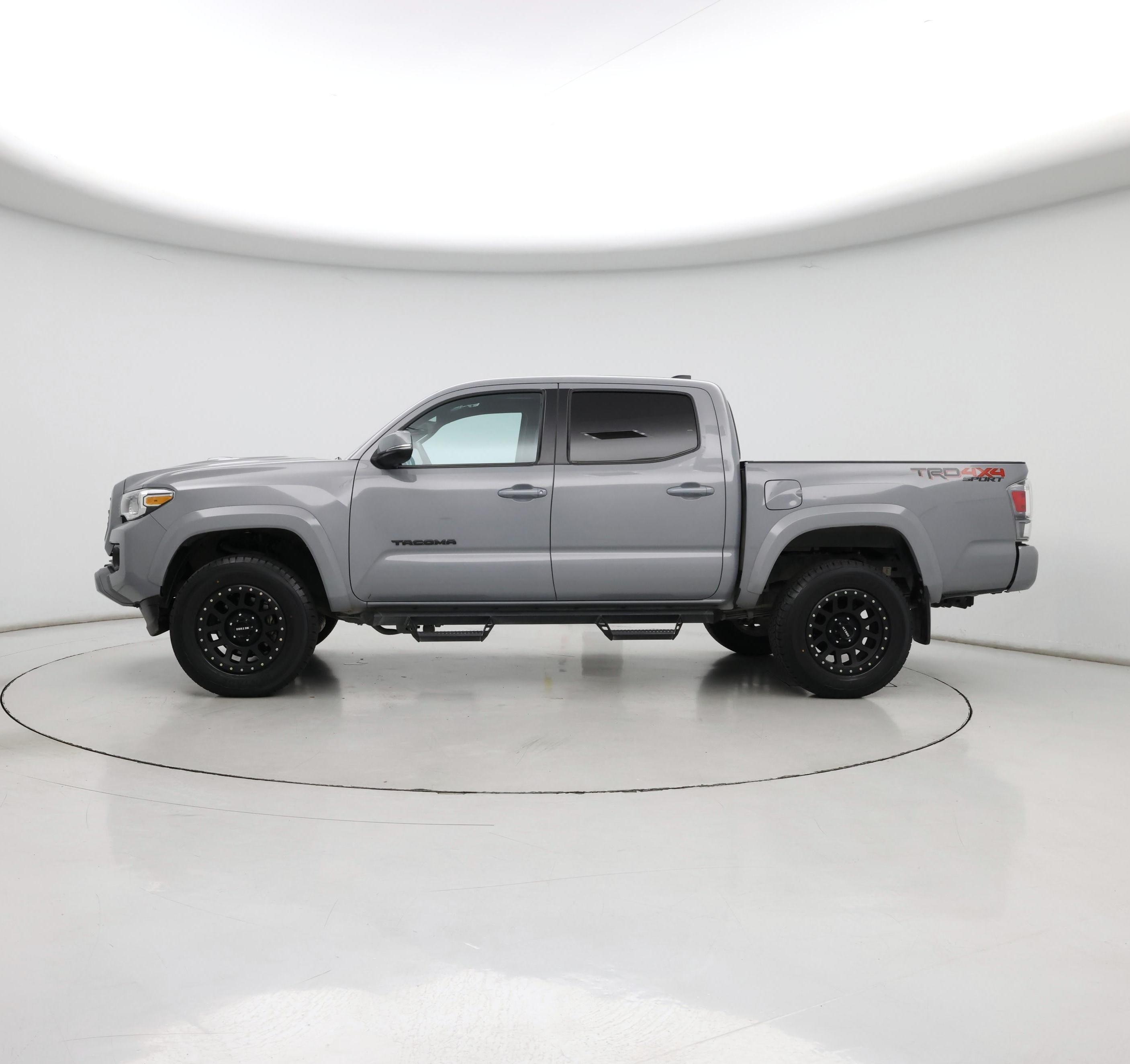 Thumbnail: 2020 Toyota Tacoma - 3