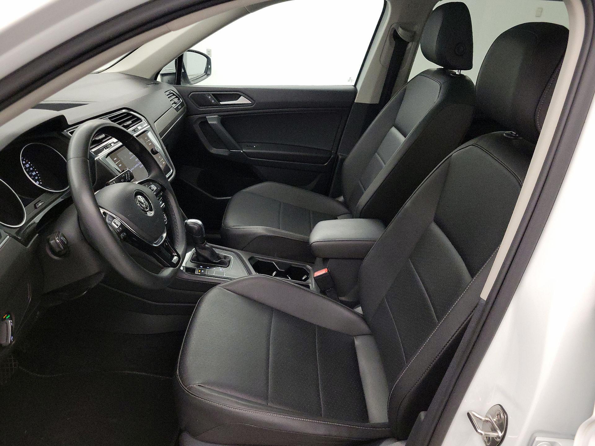 Thumbnail: 2020 Volkswagen Tiguan - 11