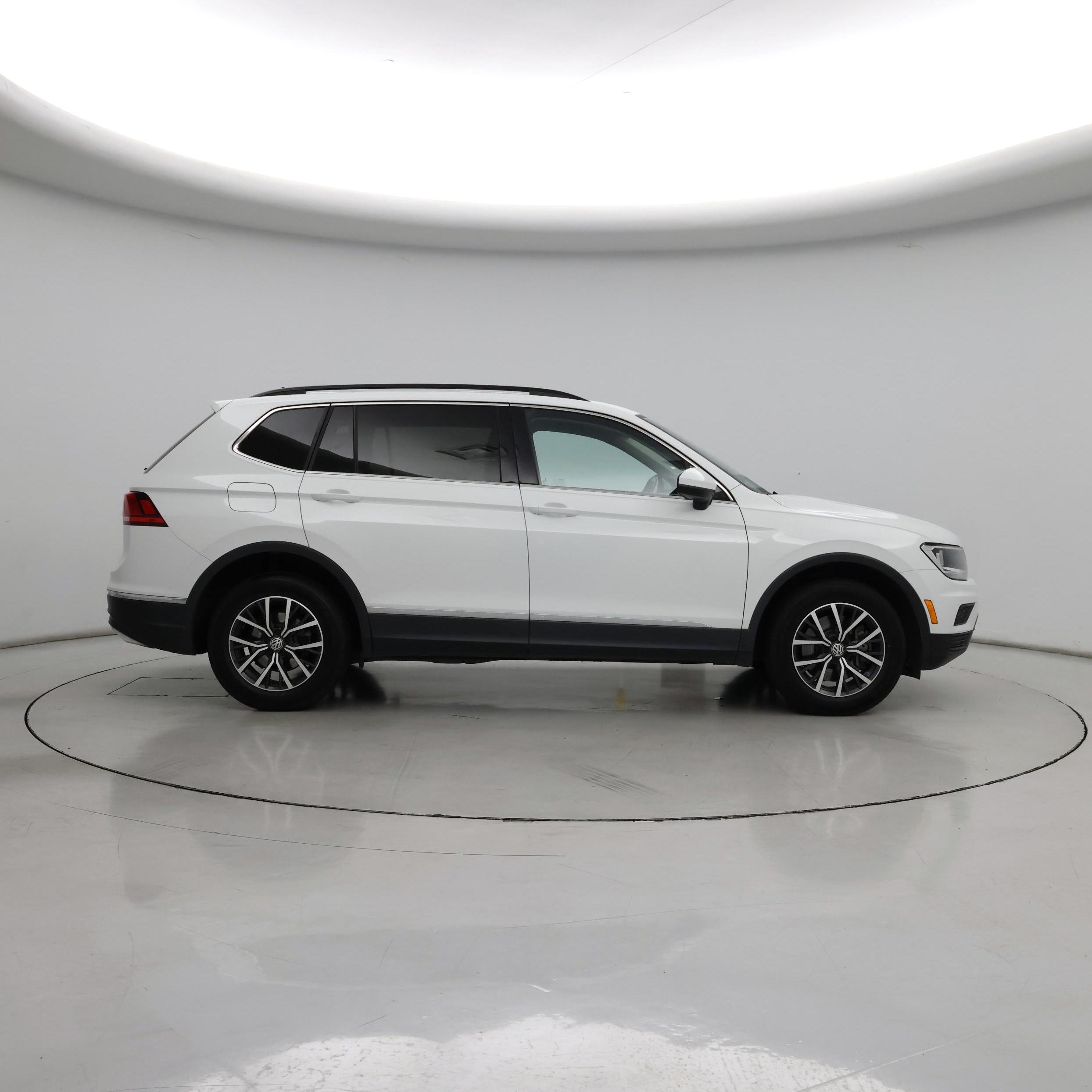 Thumbnail: 2020 Volkswagen Tiguan - 7