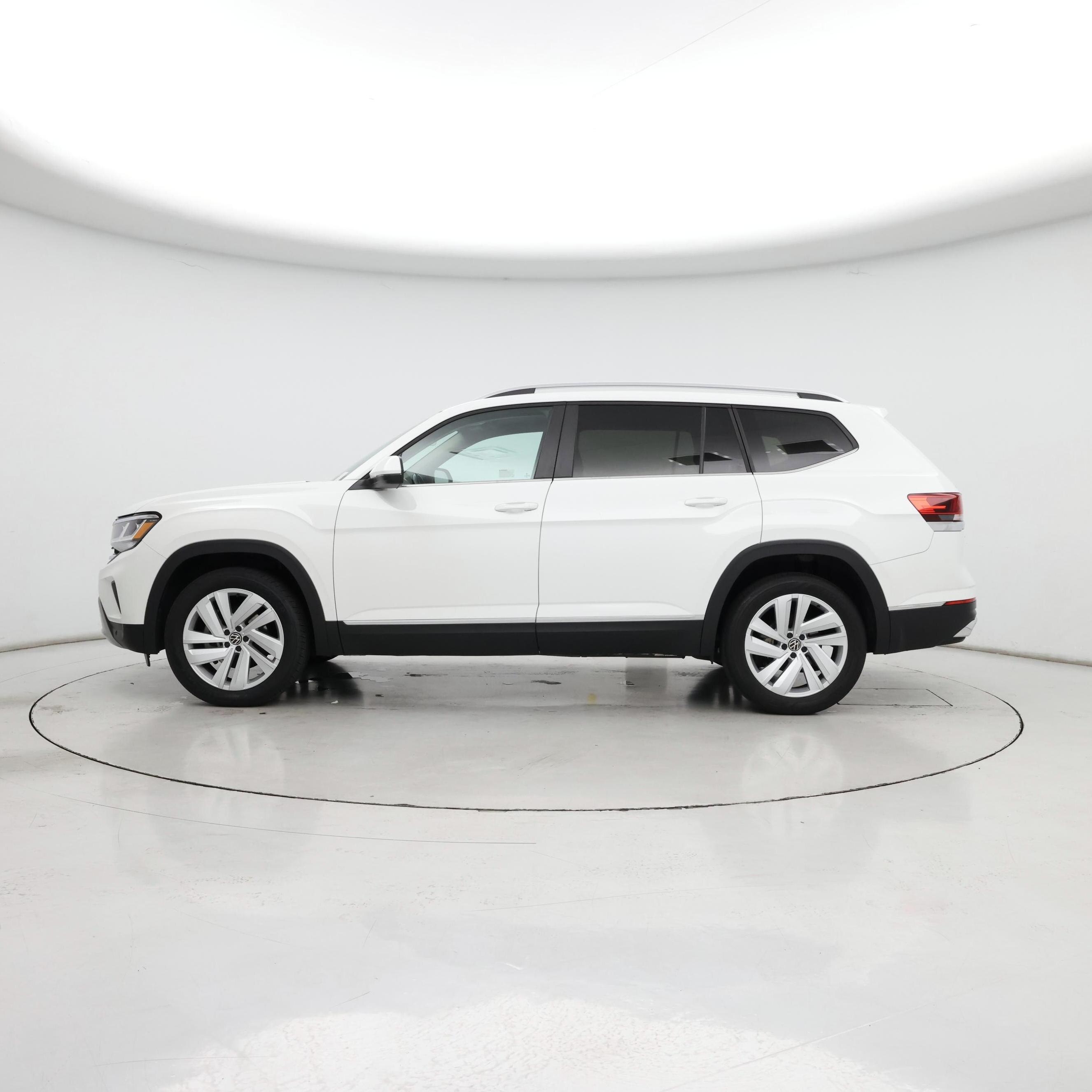 Thumbnail: 2021 Volkswagen Atlas - 3