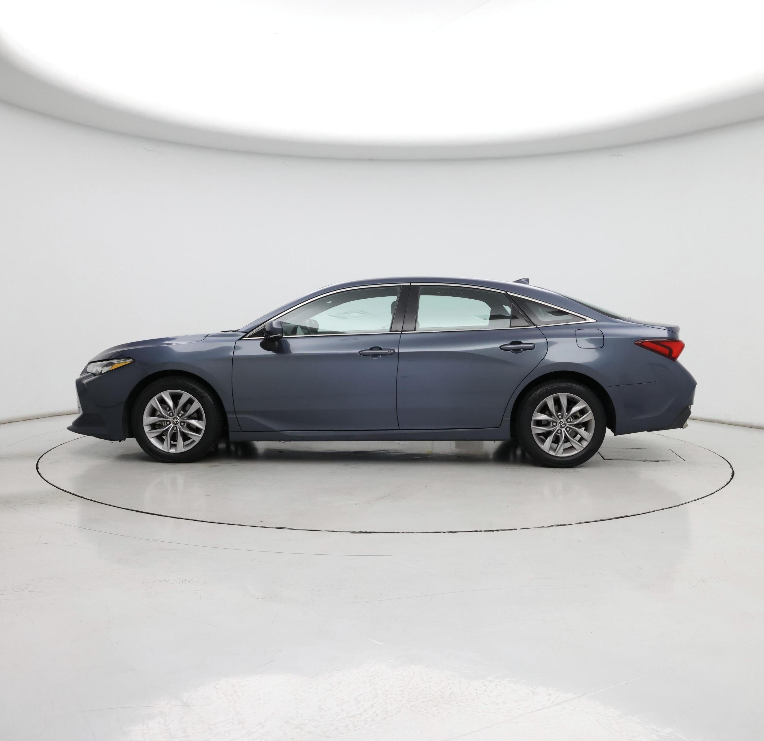 Thumbnail: 2021 Toyota Avalon - 3