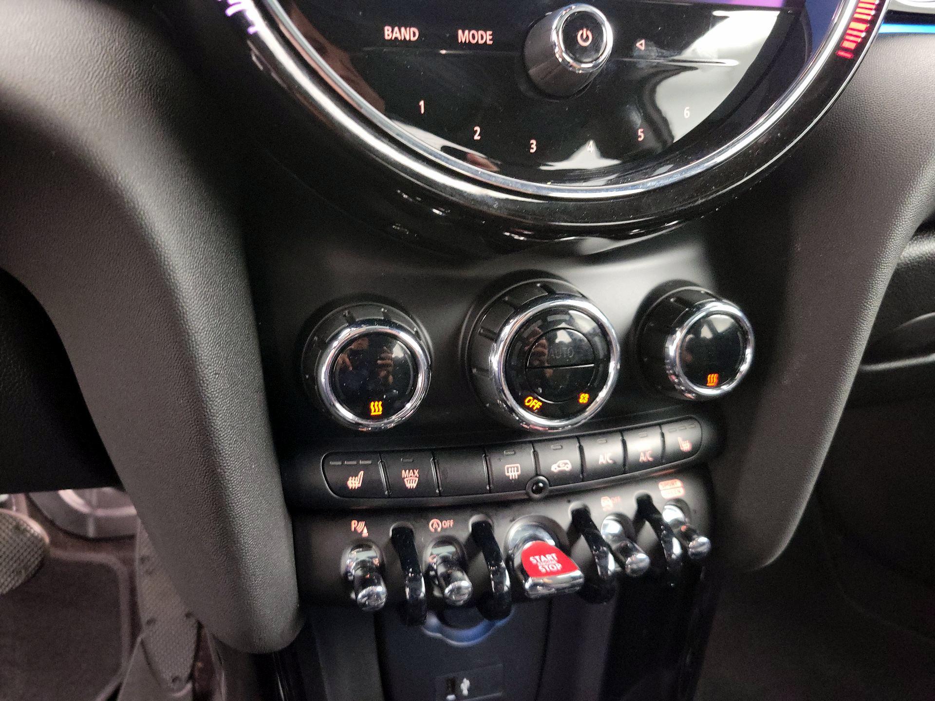 Thumbnail: 2022 MINI Cooper Hardtop - 17